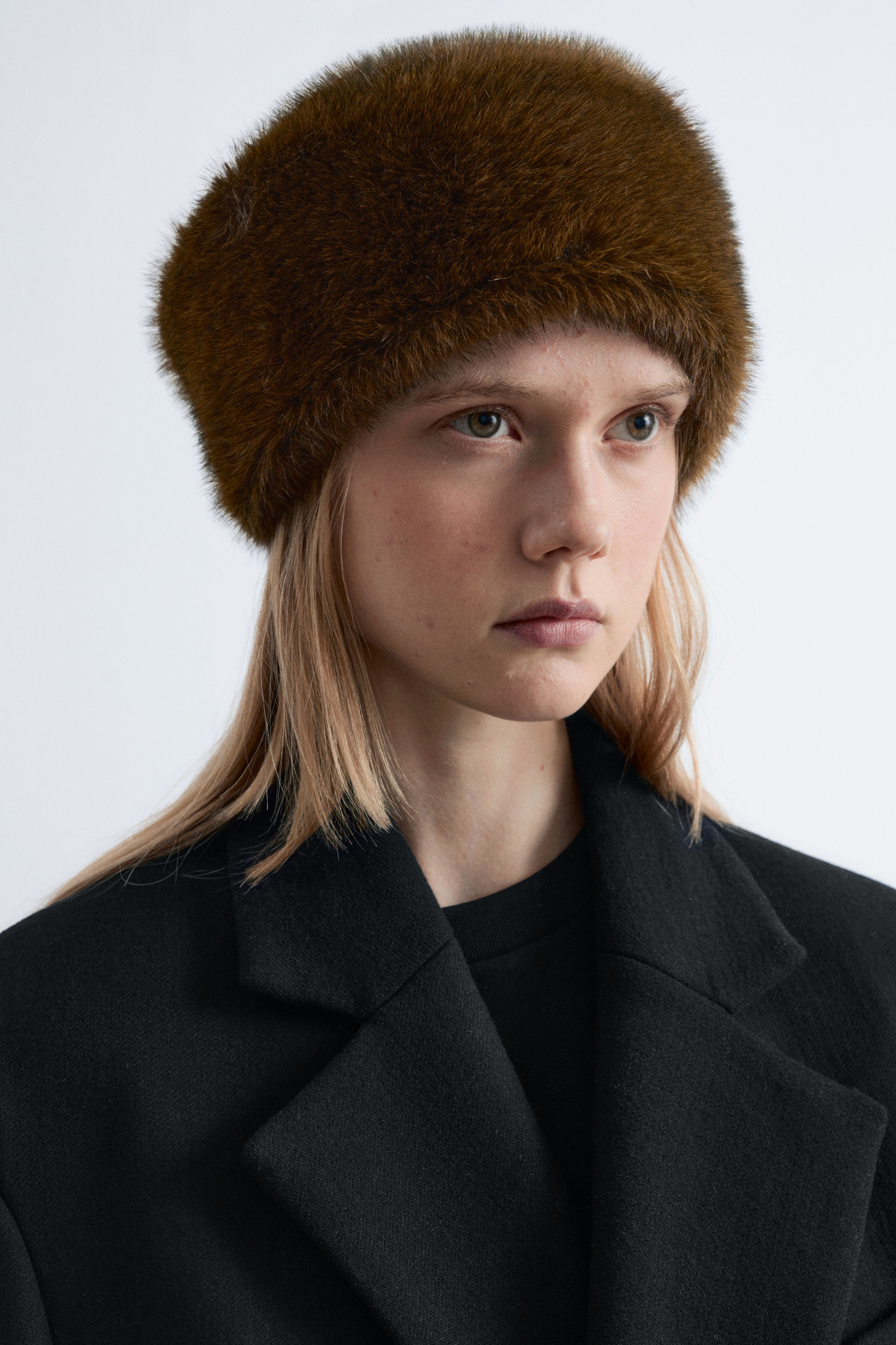 Hatt i fuskpäls - Brun/Crèmevit