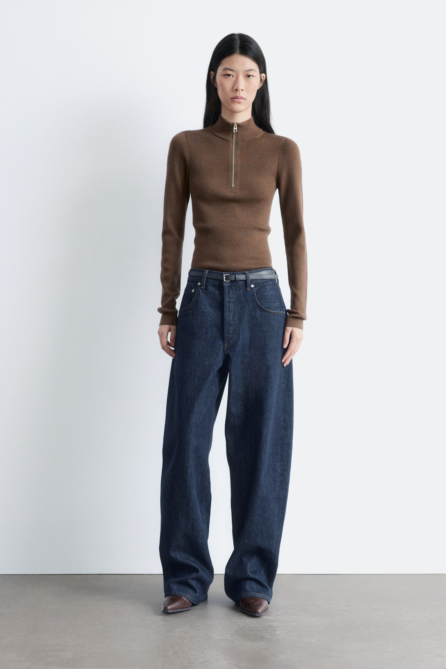 Jeans met gebogen pijpen - Donkerblauw/Wit/Lichtkaki/Lichtblauw/Roestbruin/Middenblauw/Kakigroen - 1