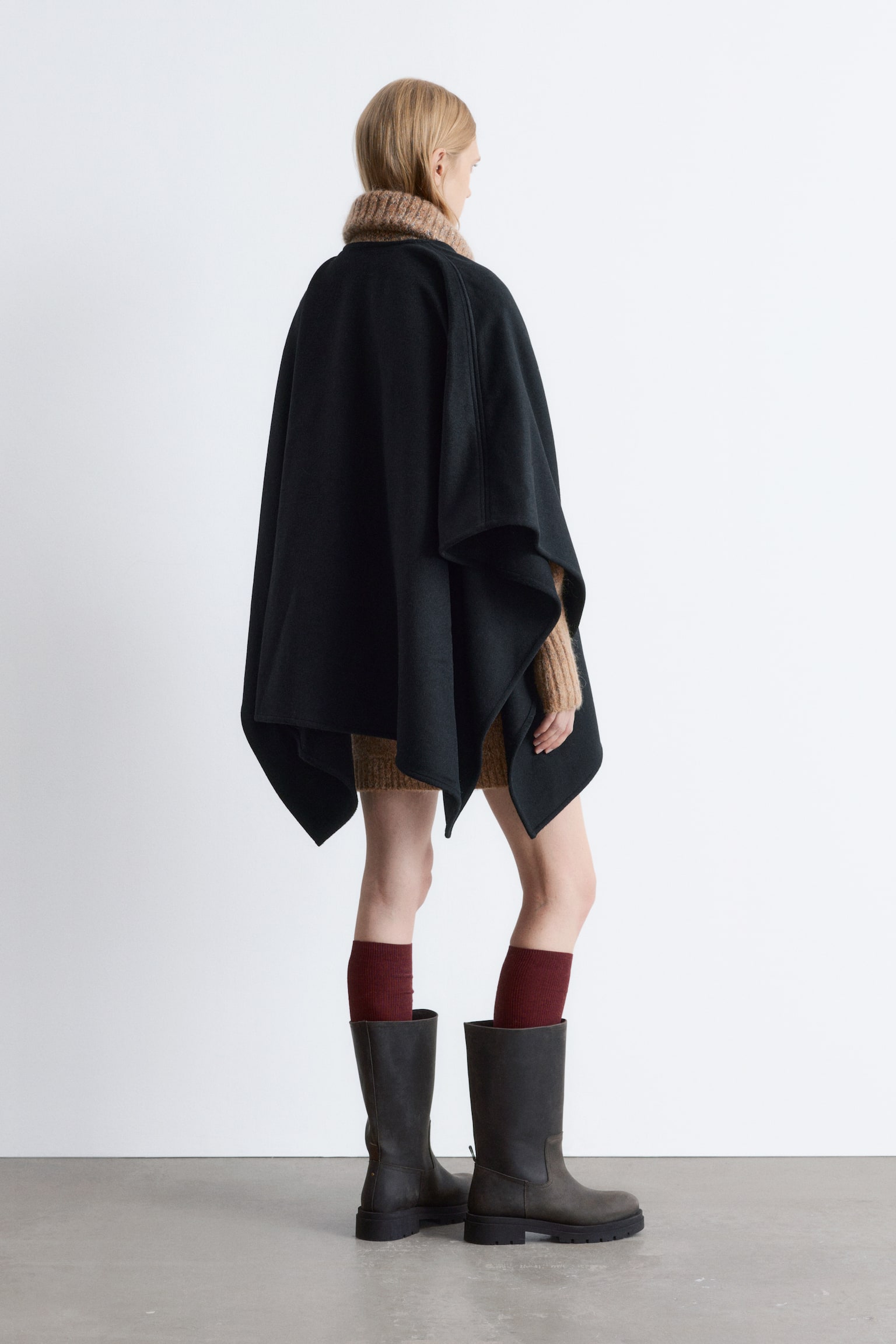 Wollcape - Schwarz - 5