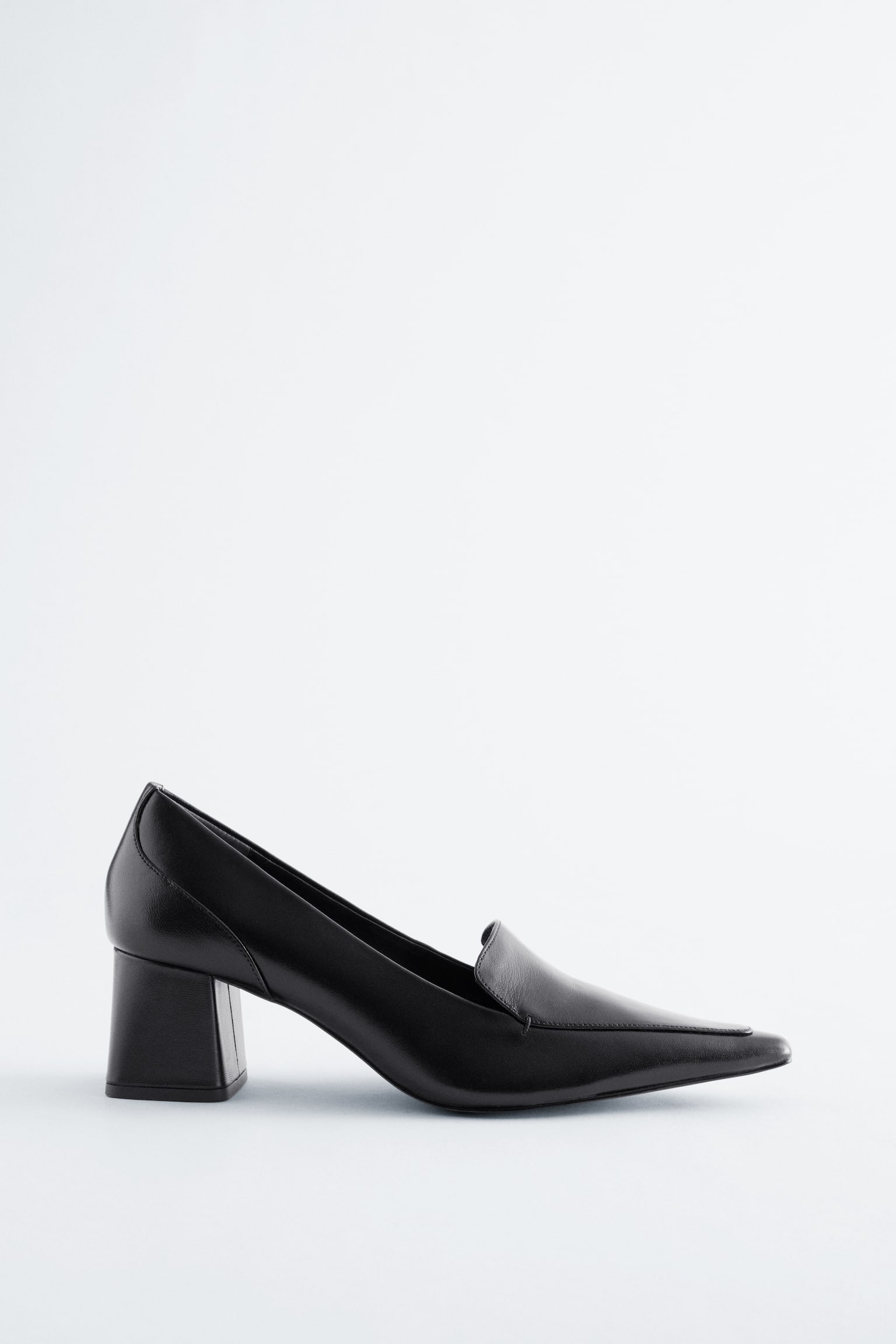 Læderpumps i loaferstil - Sort/Flødefarvet