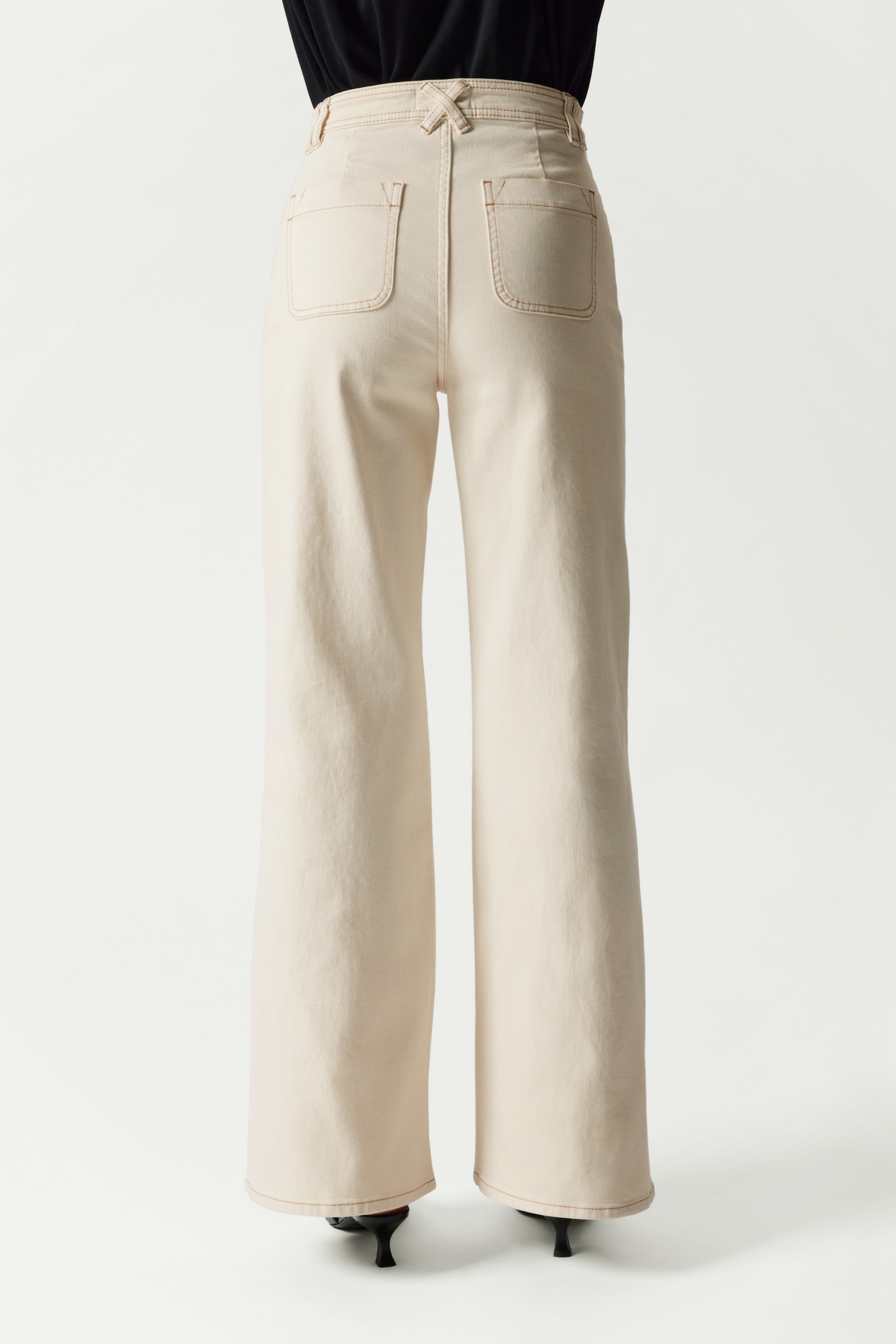 Patch-Pocket Bootcut Jeans - Cream - 9