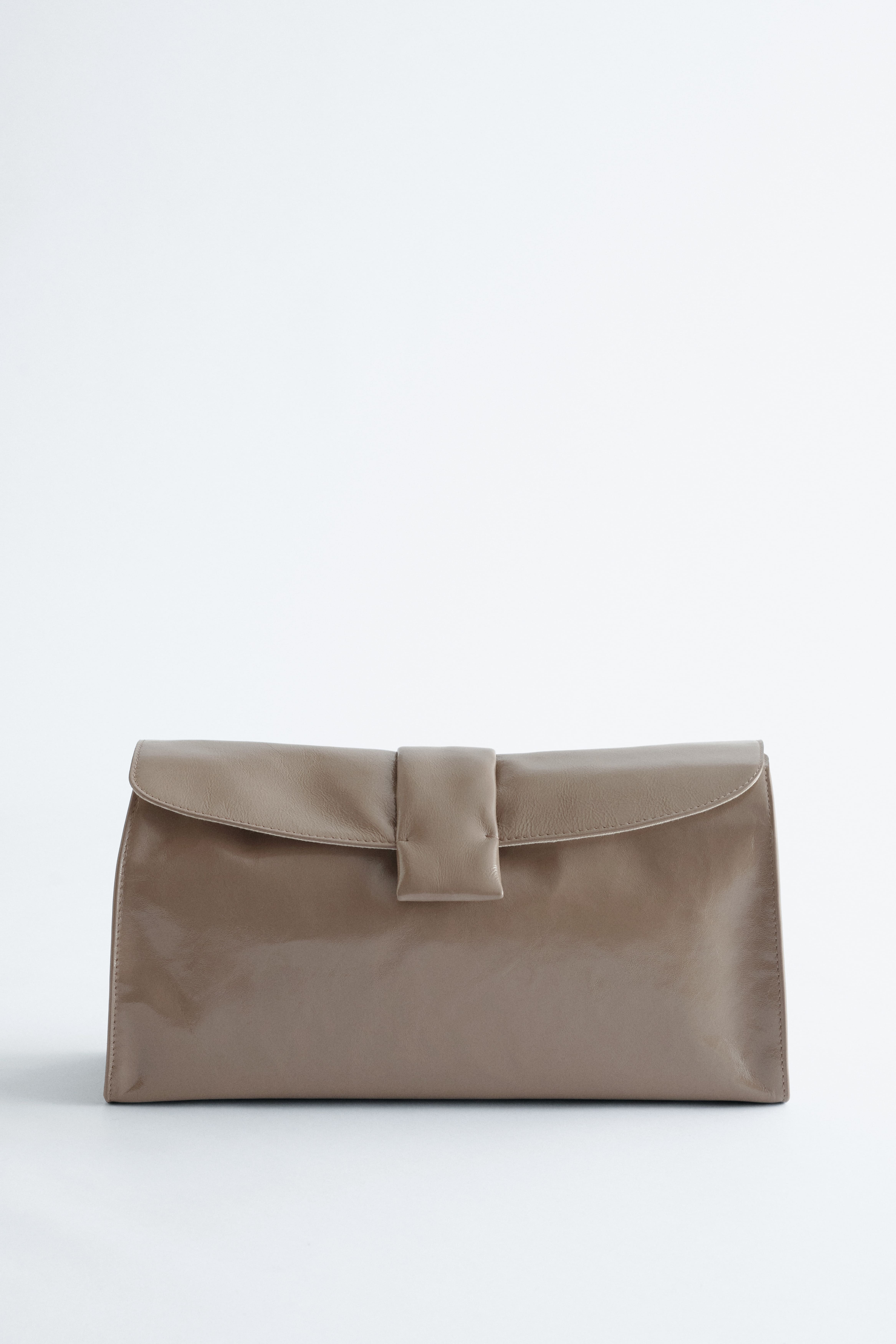 Clutch aus weichem Leder - Taupe/Schwarz