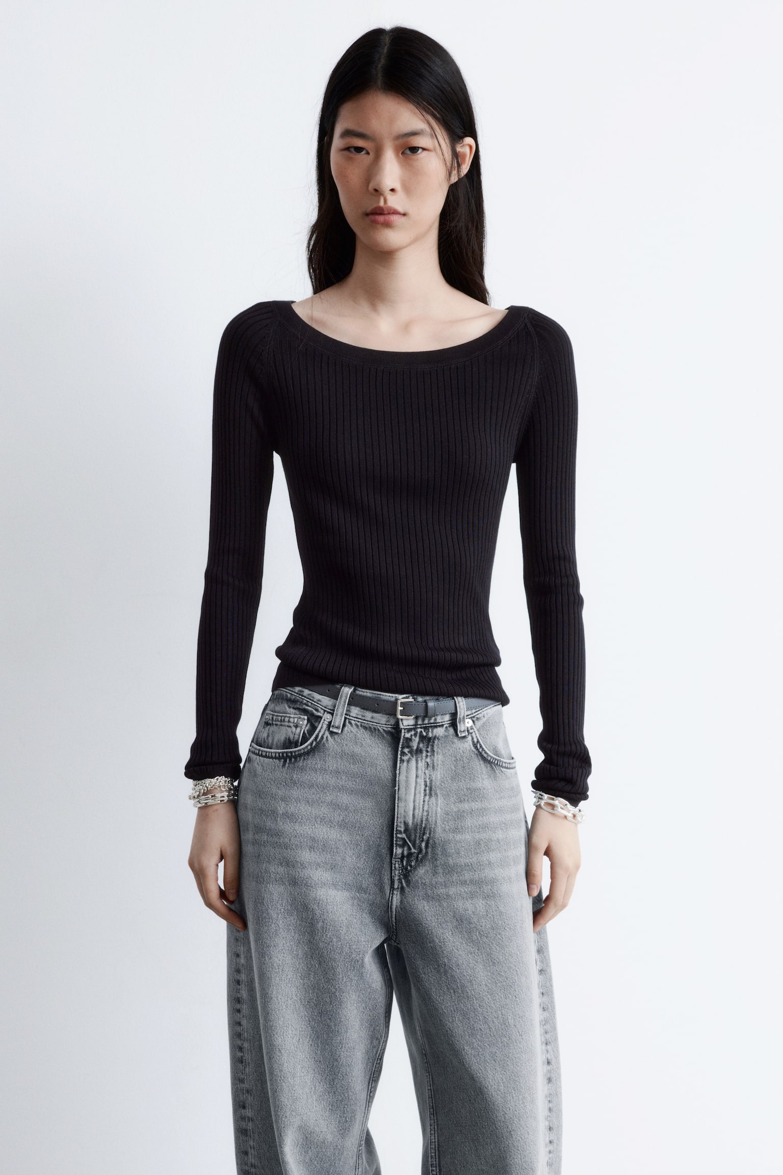 Oberteil aus Rippstrick mit U-Boot-Ausschnitt - Schwarz/Pfirsich - 7