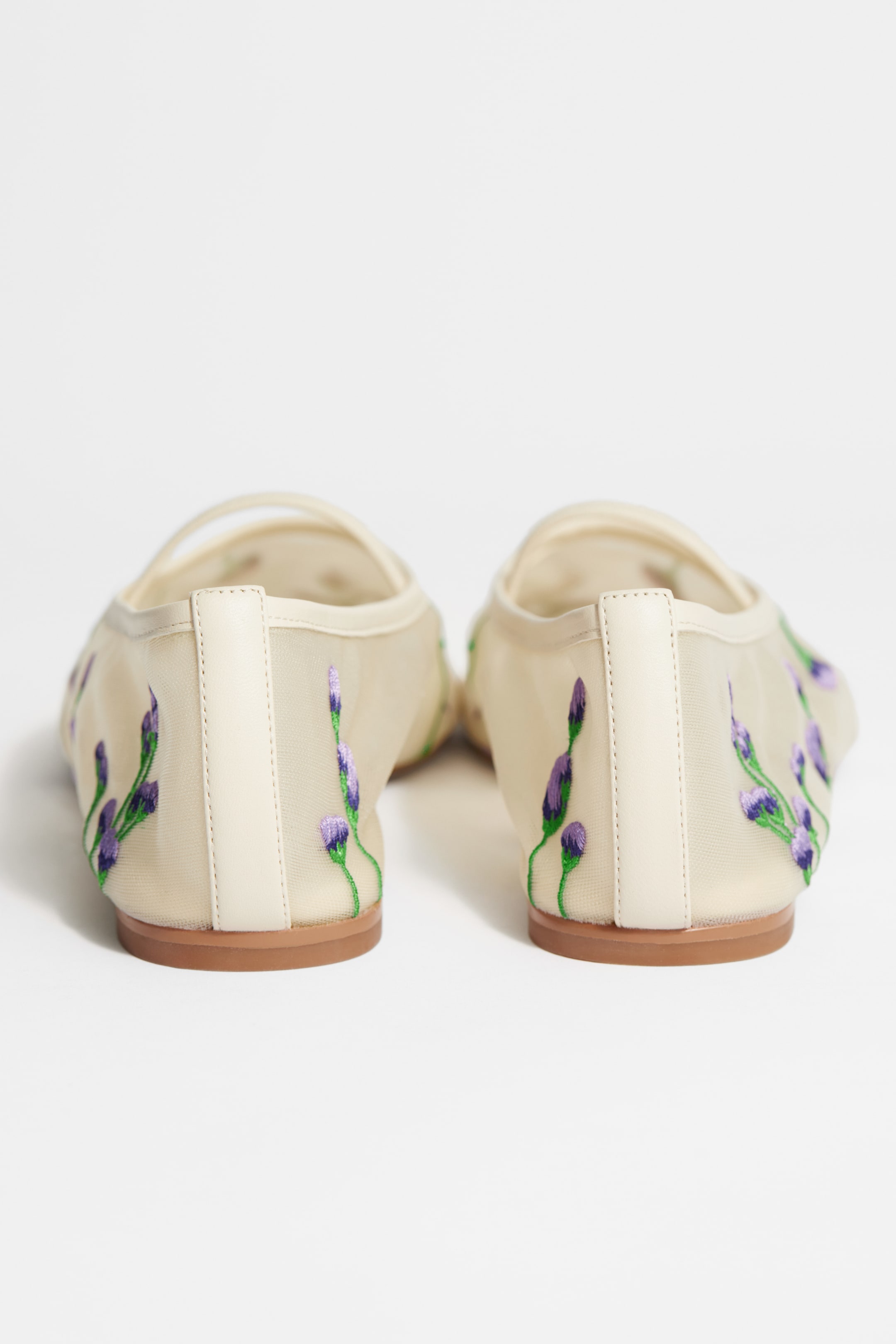 Floral-Embroidered Ballet Flats - Dusty white - Ladies | H&M GB