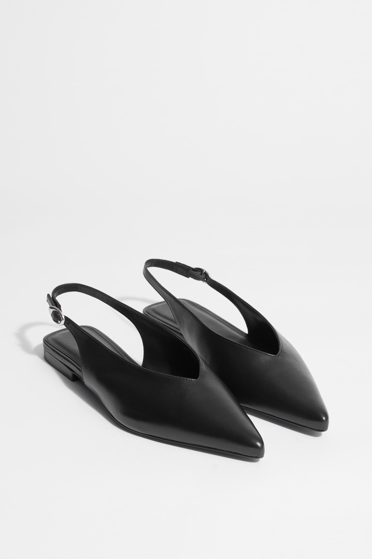 Pointed Slingback Pumps - Black - 6