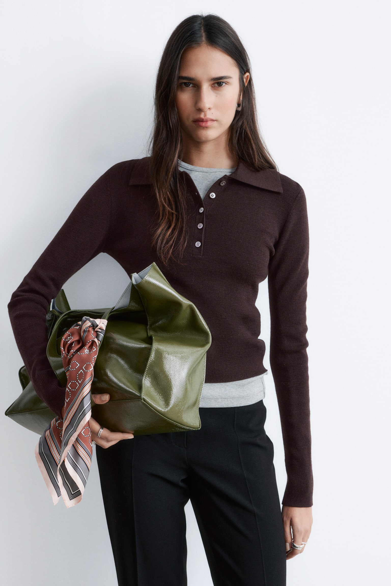 Rippstrick-Poloshirt aus Merinowolle - Dunkelbraun/Pfirsich - 1