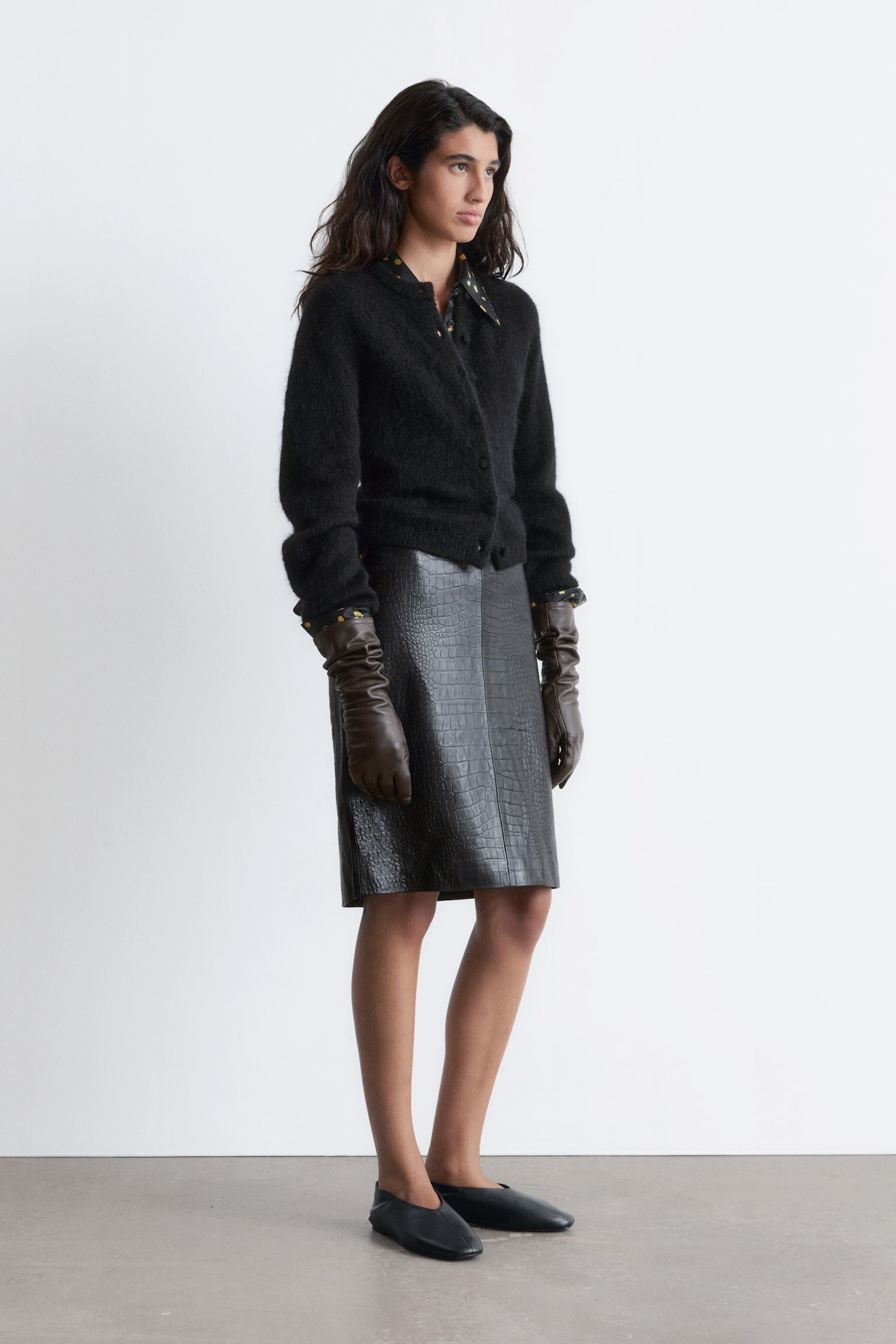 Strickjacke mit gebürsteter Textur - Schwarz/Braun/Rot - 3