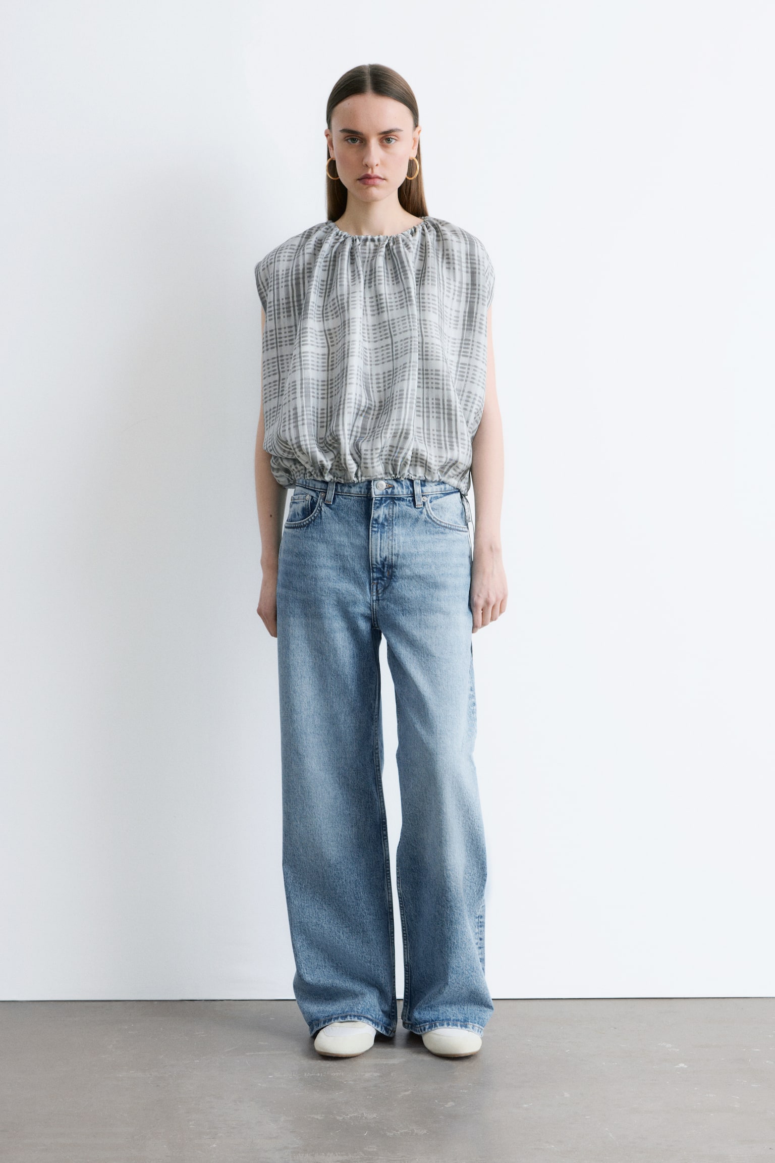 Jeans mit weitem Bein - Hellblau/Dunkelrot/Mittelblau/Schwarz/Blau/Dunkelblau/Mittelblaue Waschung - 1