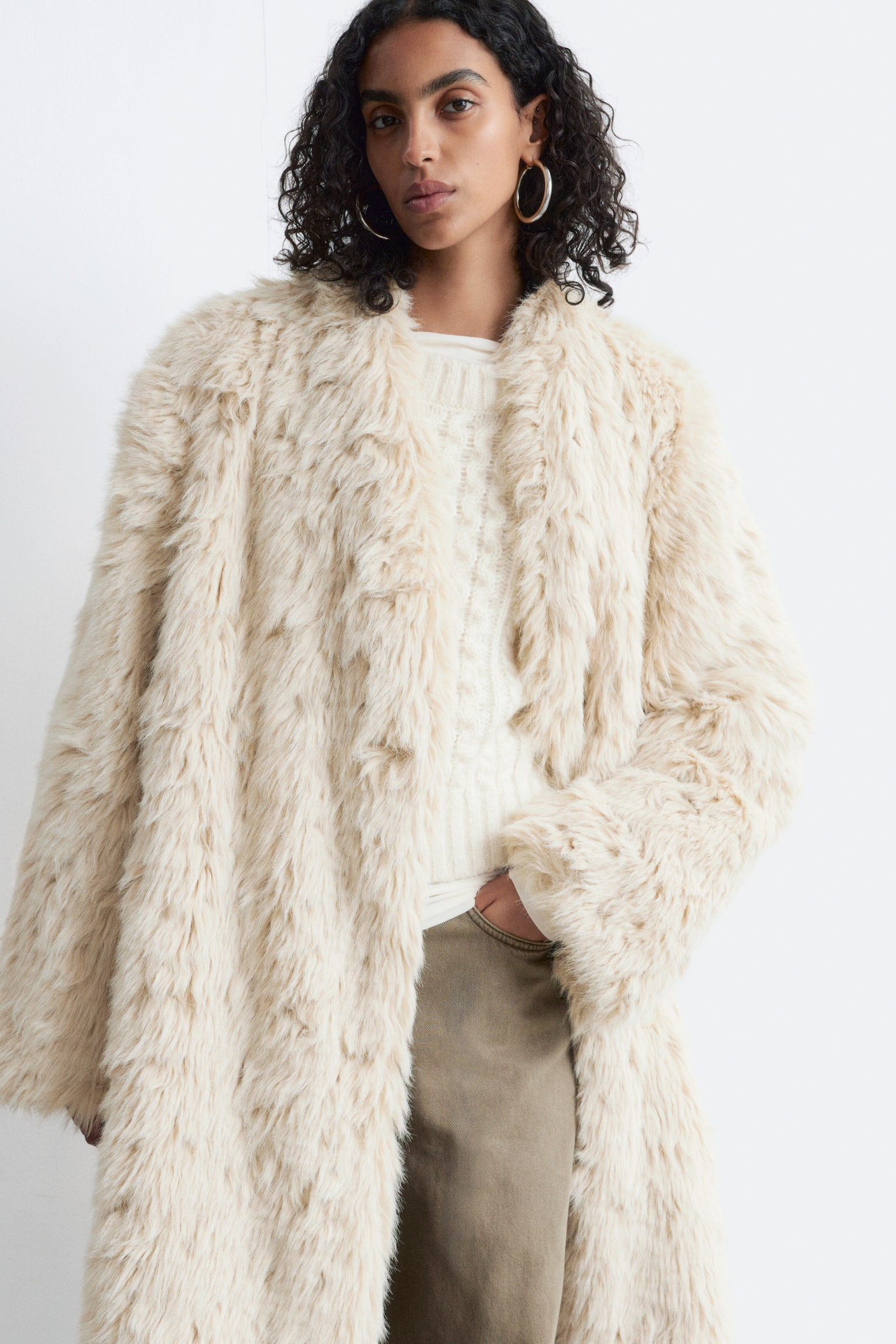 Kunstpelzmantel in Midilänge - Gedecktes Weiß - 10