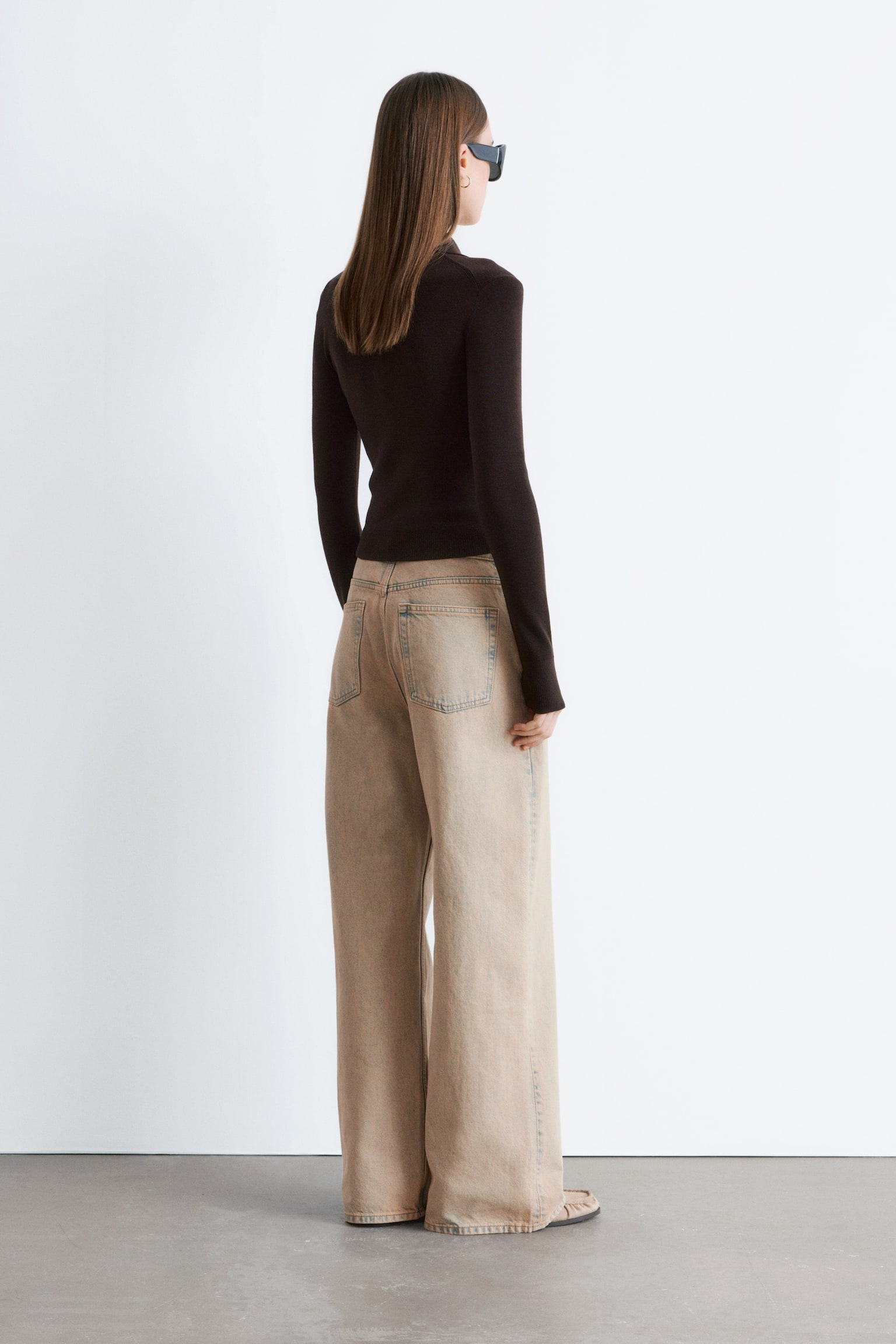 Jeans mit weitem Bein - Verwaschenes Beige/Rostbraun/Khaki - 4