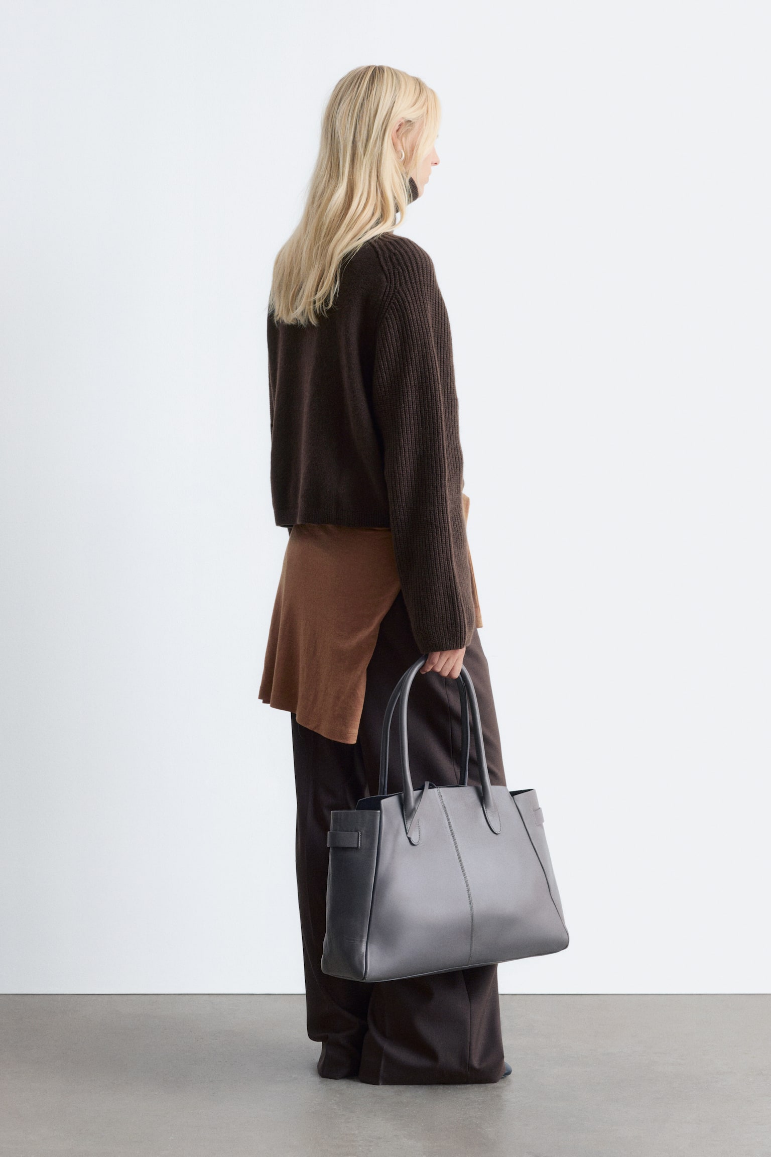 Kastenförmiger Rollkragenpullover - Dunkelbraun/Dunkelblau - 3