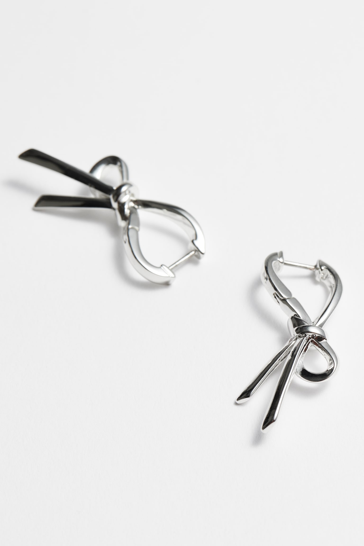 Knot Hoop Earrings - Silver/Gold