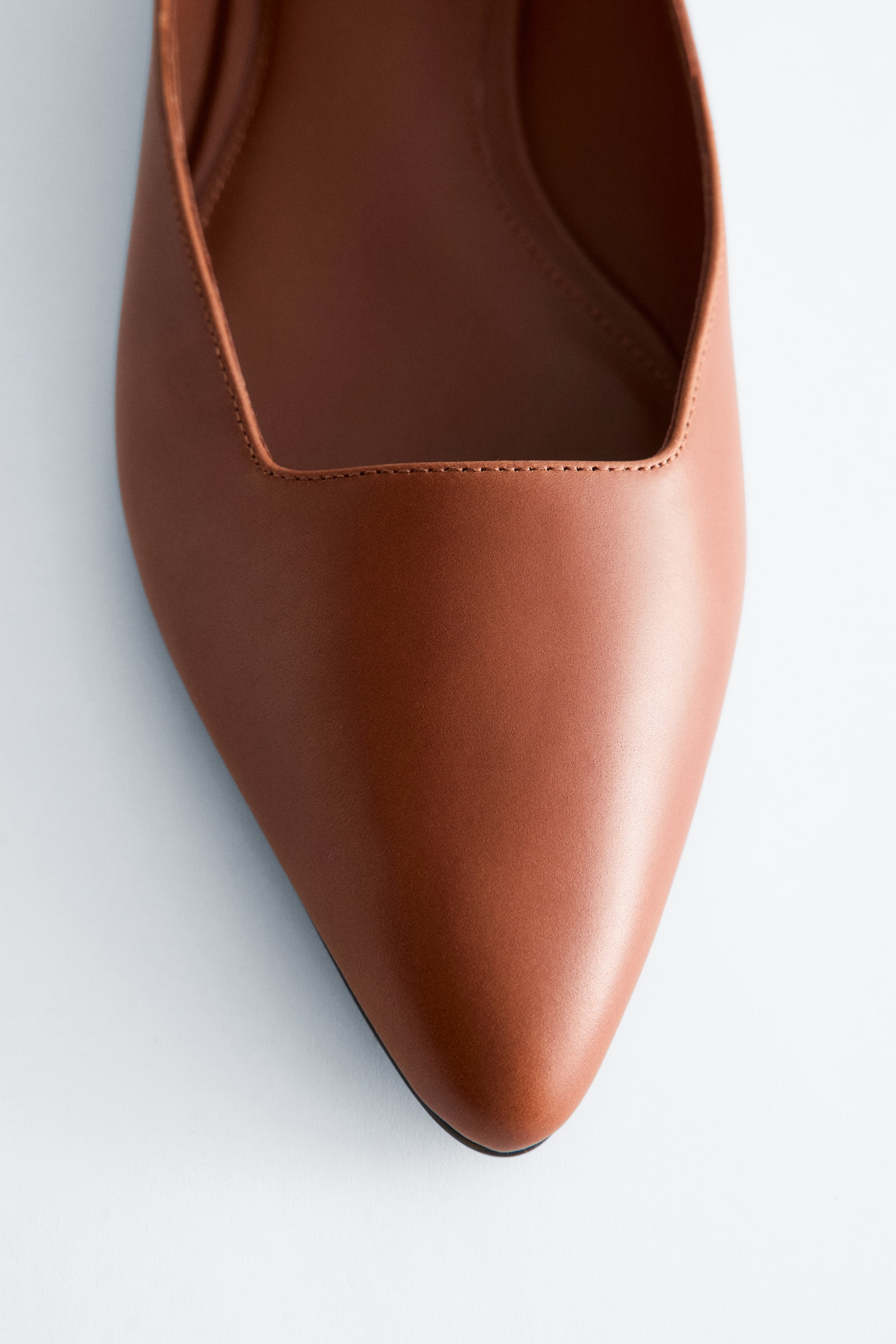 Ballerine in pelle con cinturino incrociato - Marrone cognac/Nero/Bianco - 4