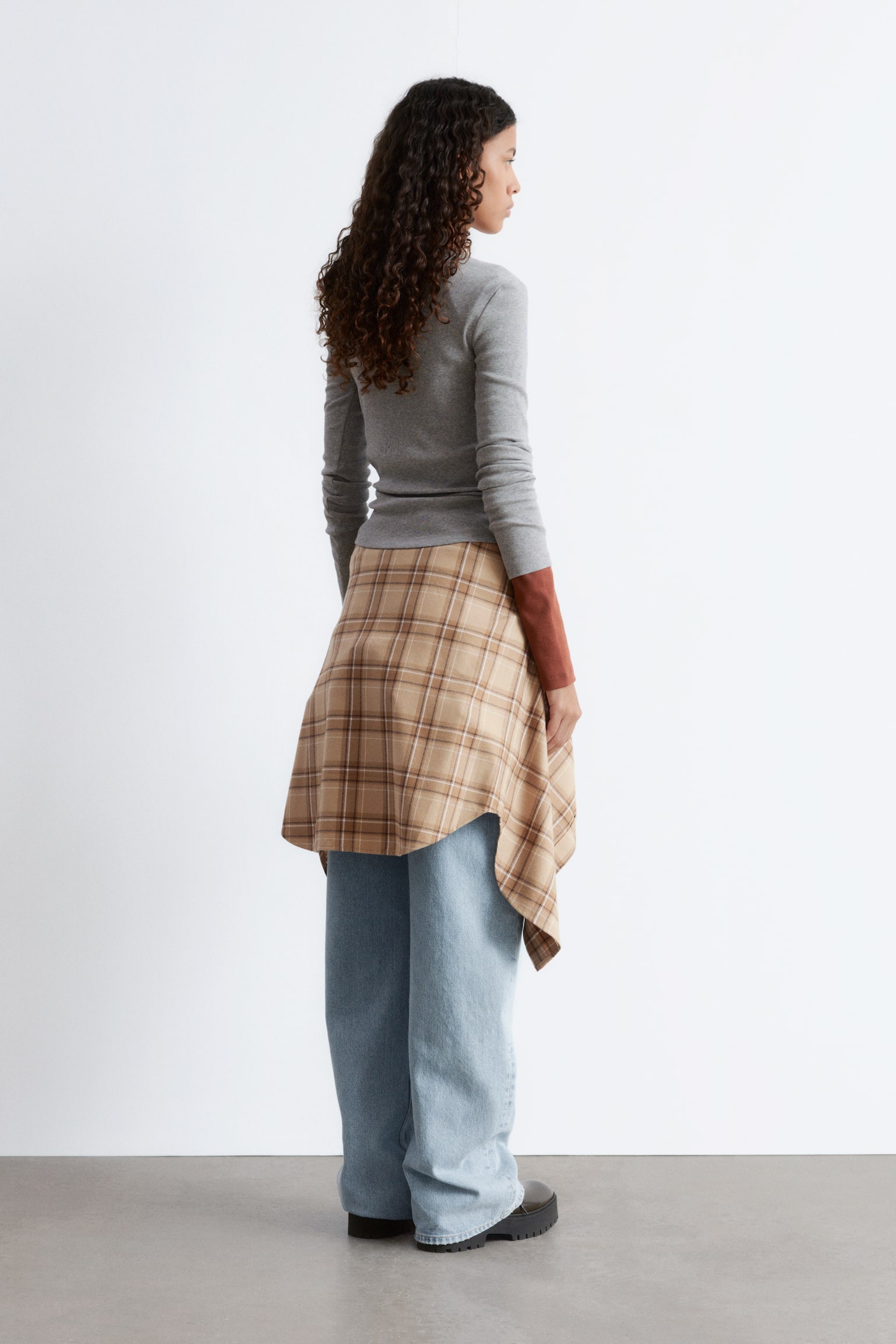 Haut côtelé à manches longues - Gris clair/Marron foncé/Rayures beiges/noires/Black/Blanc/Rayures brunes et blanches/Vert foncé - 5