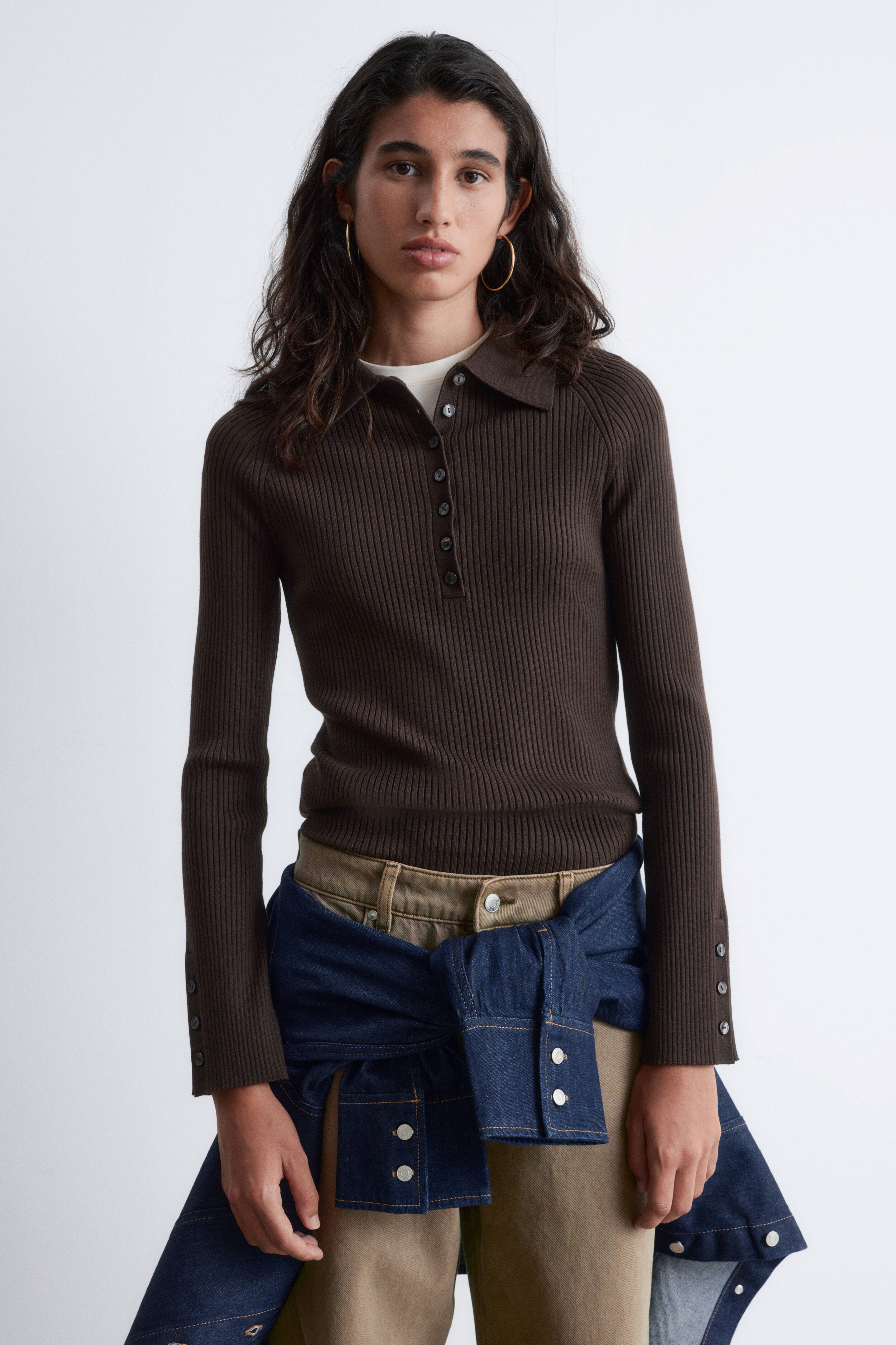 Ribbestrikket poloskjorte - Mørk brun/Lyseblå/Karamellbrun