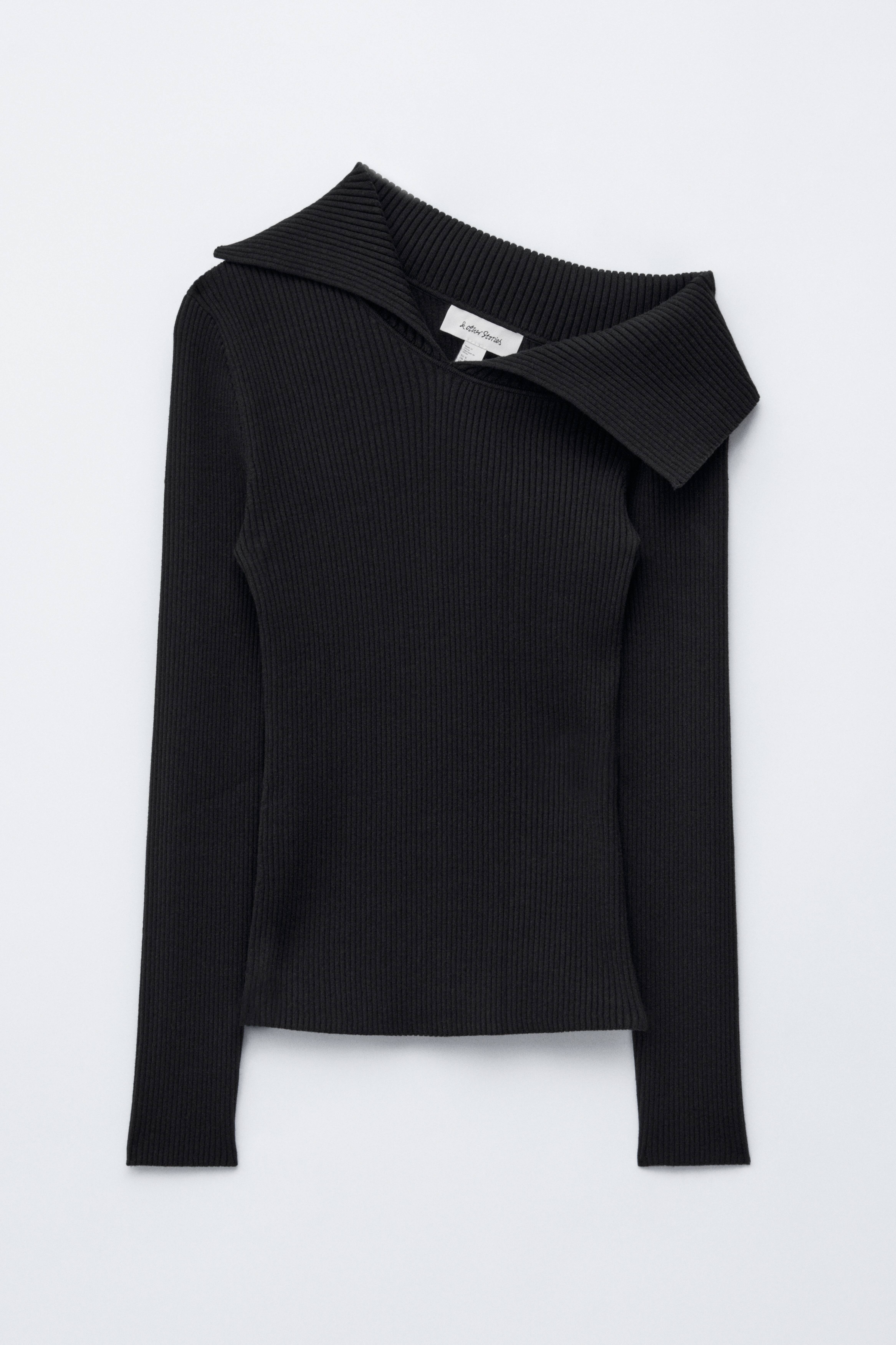 Ribstrikket offshoulder-top - Sort/Hvid