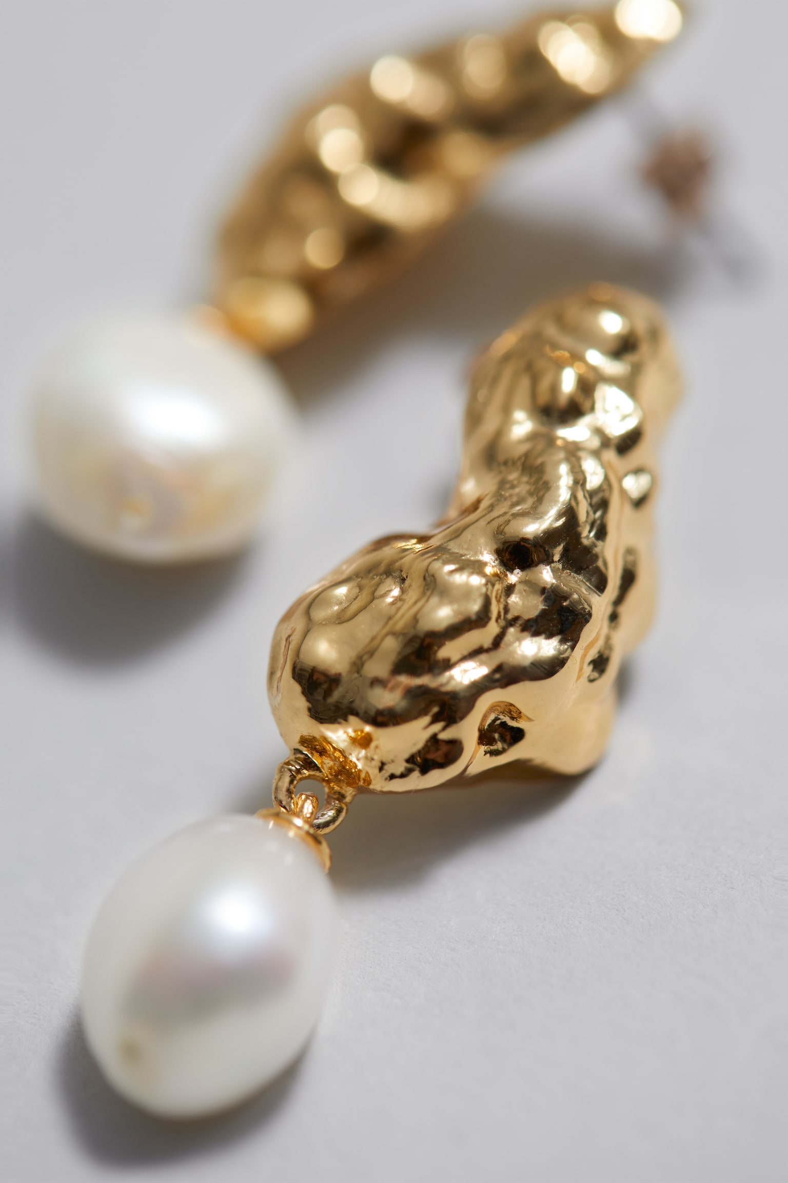 Sculpted Pearl Drop Earrings - Gold/Pearl - 2