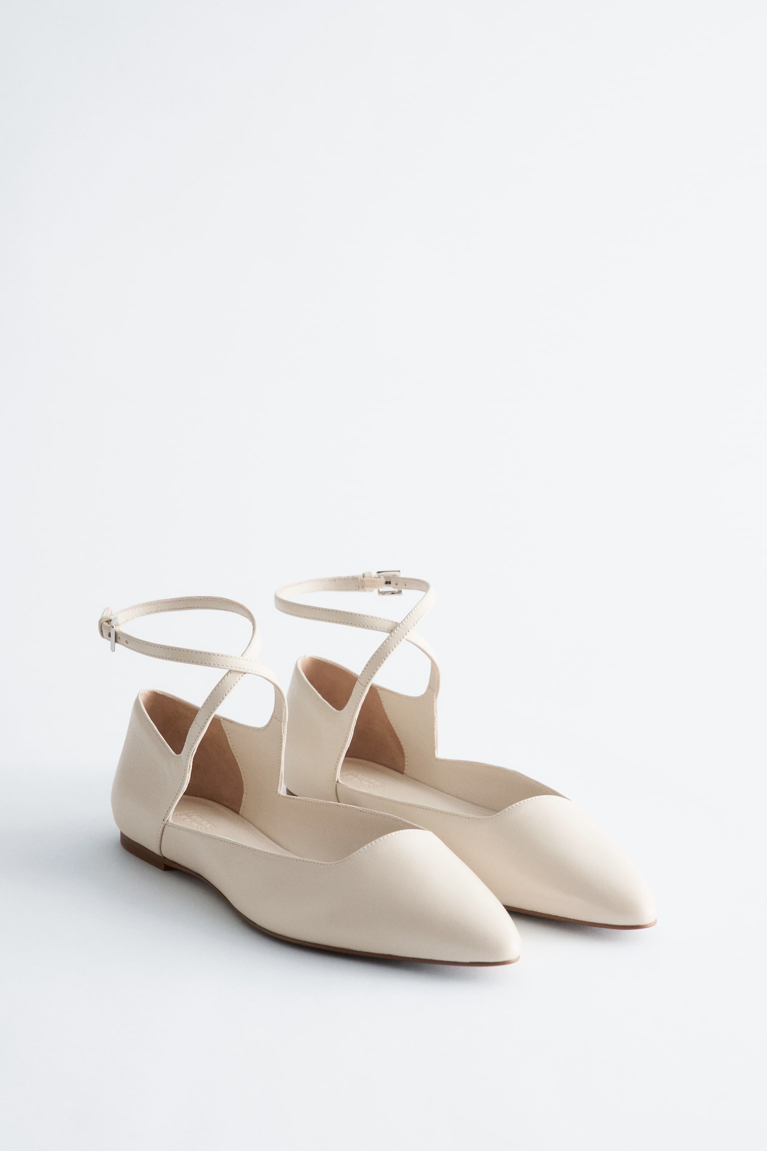 Ballerine in pelle con cinturino incrociato - Bianco/Nero/Marrone cognac - 6