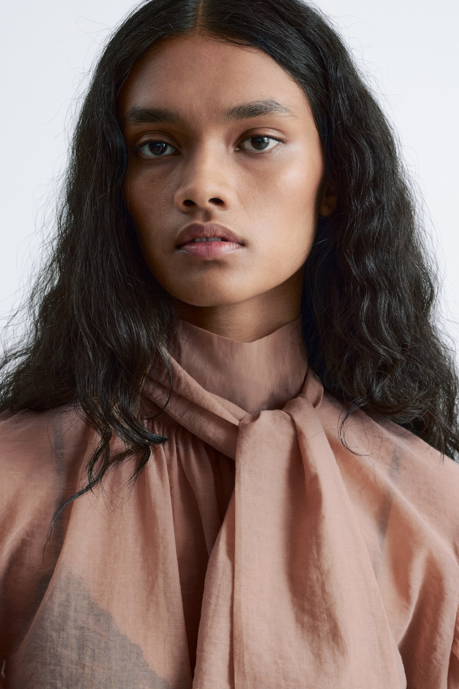 Bluse mit Puffärmeln und Schleifendetail - Beige - 3