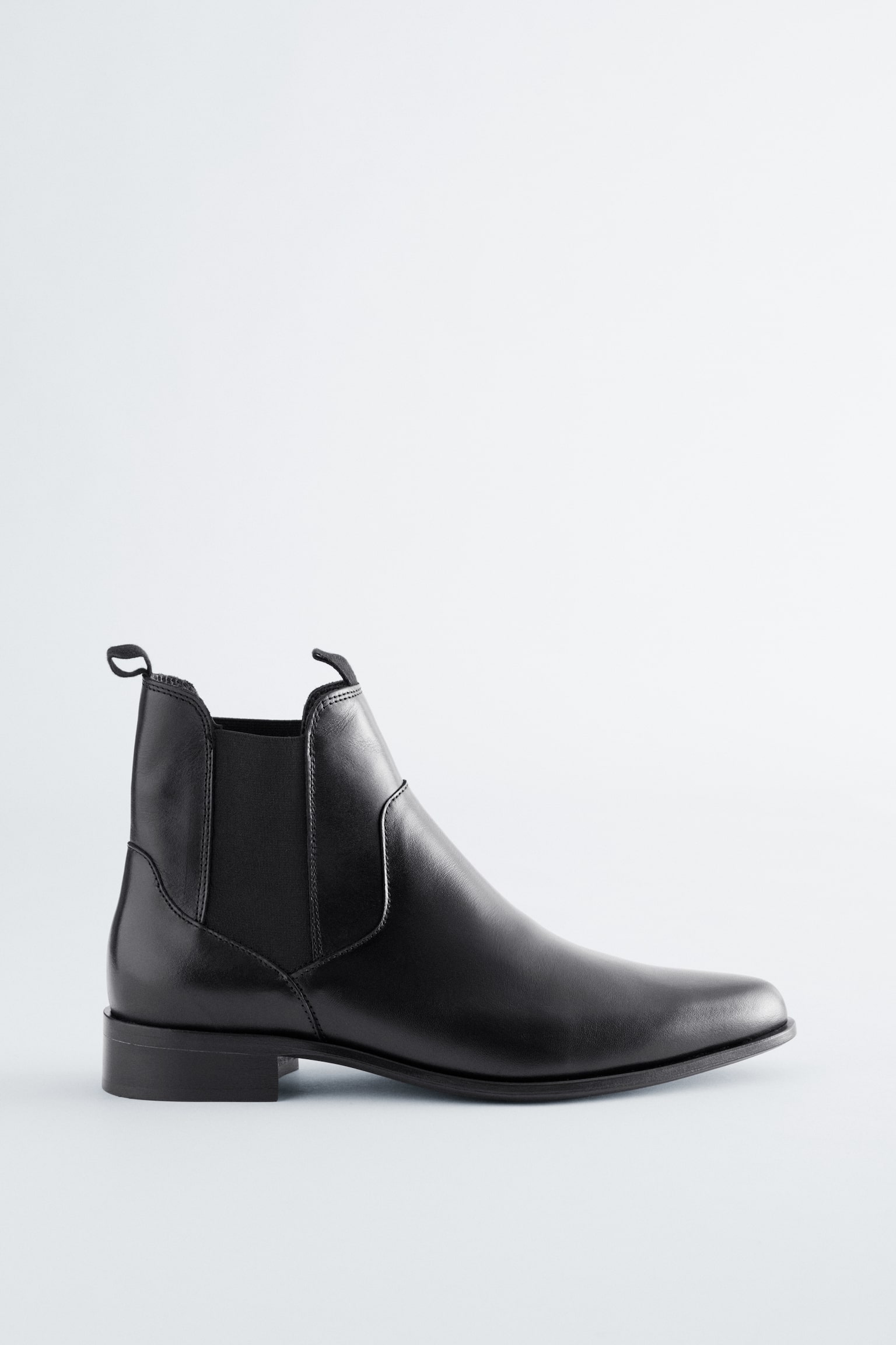 Chelsea-Boots aus Leder mit spitzer Zehenpartie - Schwarz