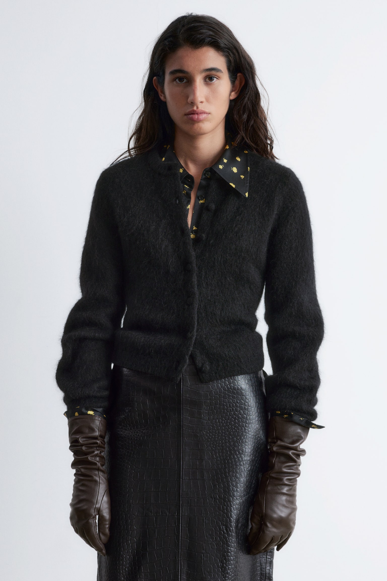 Strickjacke mit gebürsteter Textur - Schwarz/Braun/Rot - 1