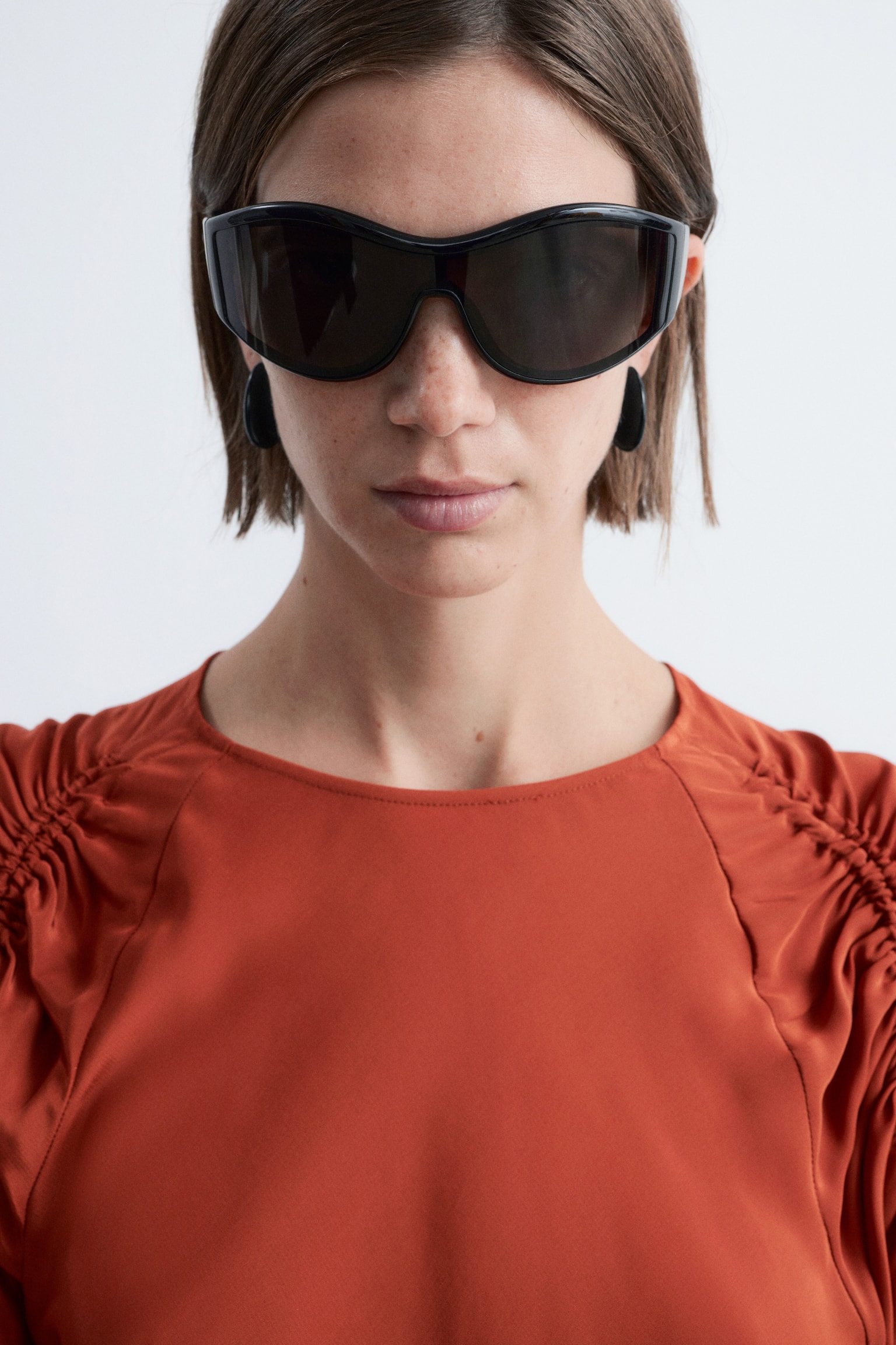 Mini abito con ruche dall'effetto scultoreo - Marrone ruggine - 6