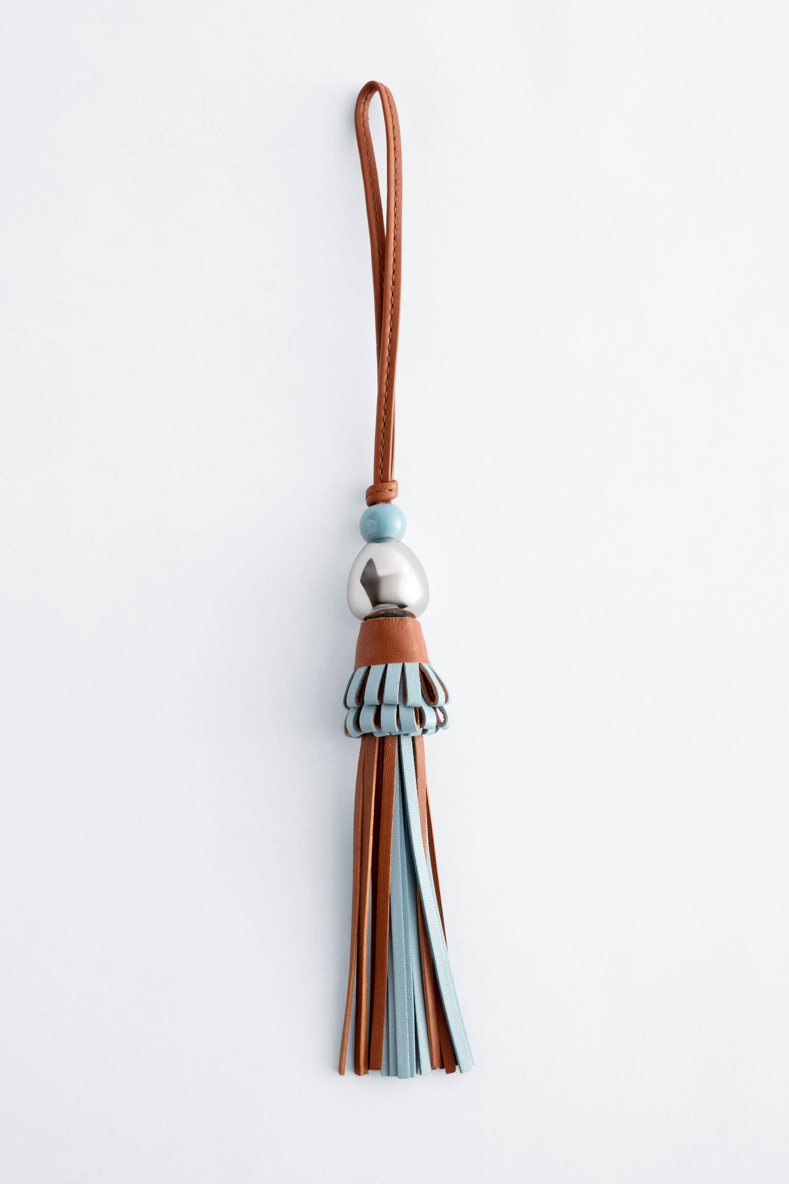 Taschenanhänger aus Leder mit Quaste - Beige/Blue/Silver