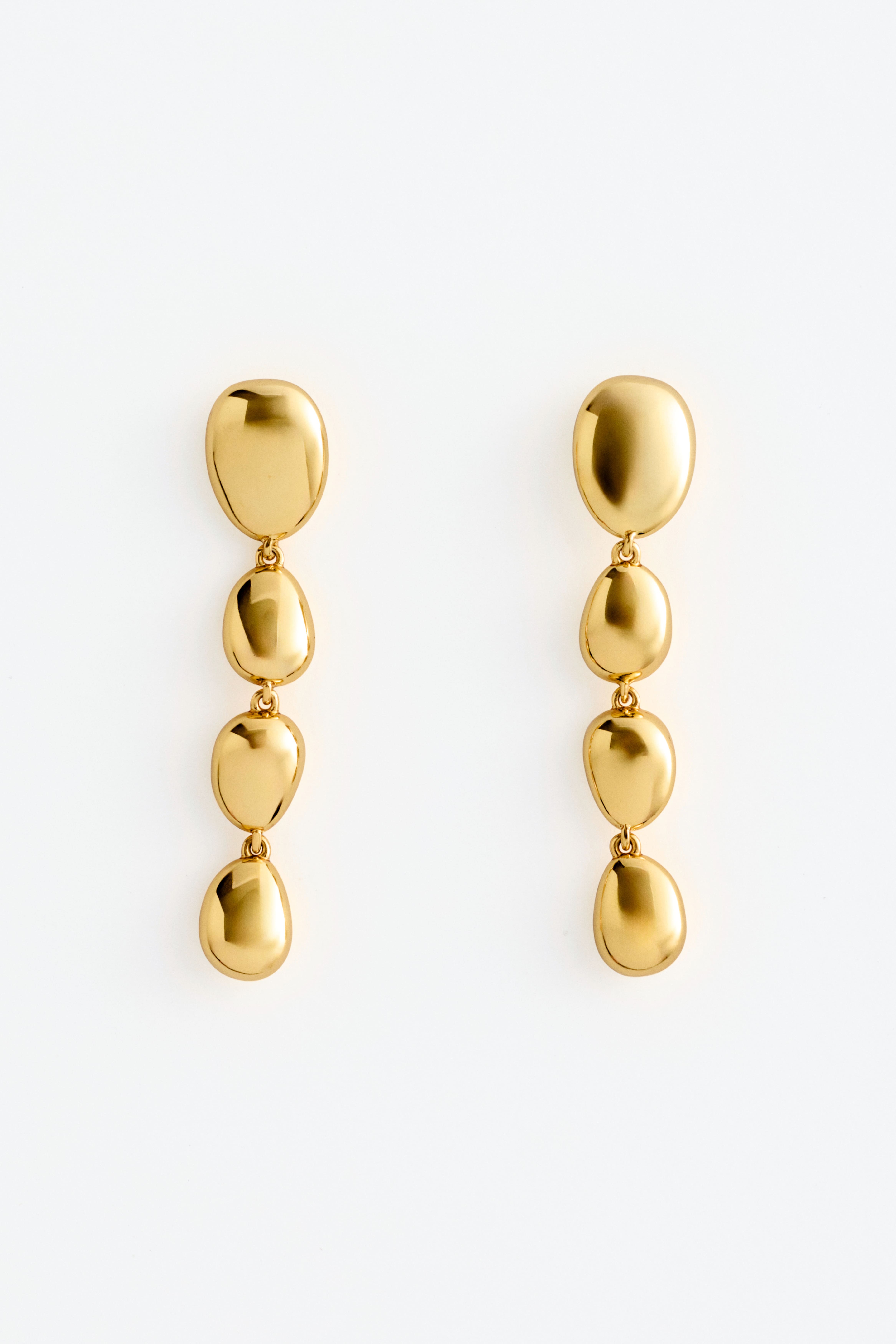 Lange øredobber med perleanheng - Gull/Sølv