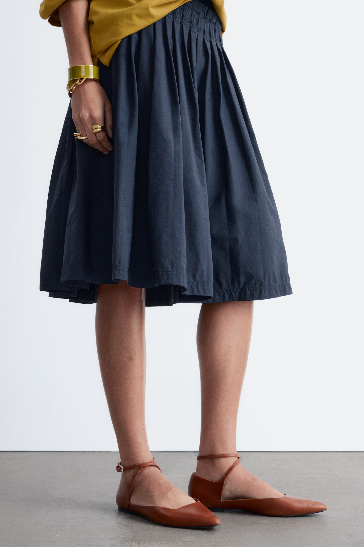 Ballerine in pelle con cinturino incrociato - Marrone cognac/Nero/Bianco - 3