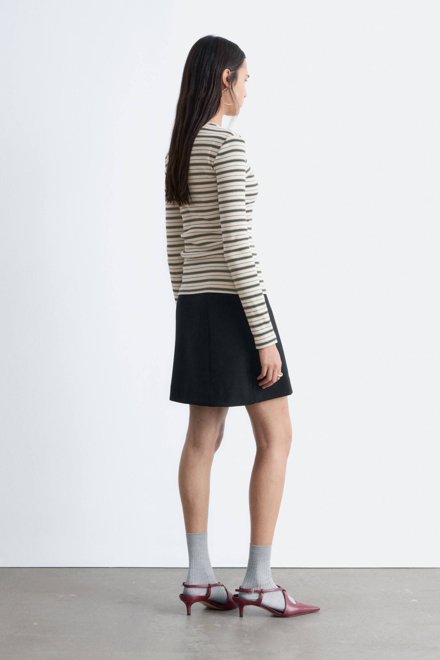 Geribbelde top met lange mouwen - Beige/zwarte strepen/Wit/Pastelgeel/Bruin/witte strepen/Donkerbruin/Lichtgrijs/Zwart - 6