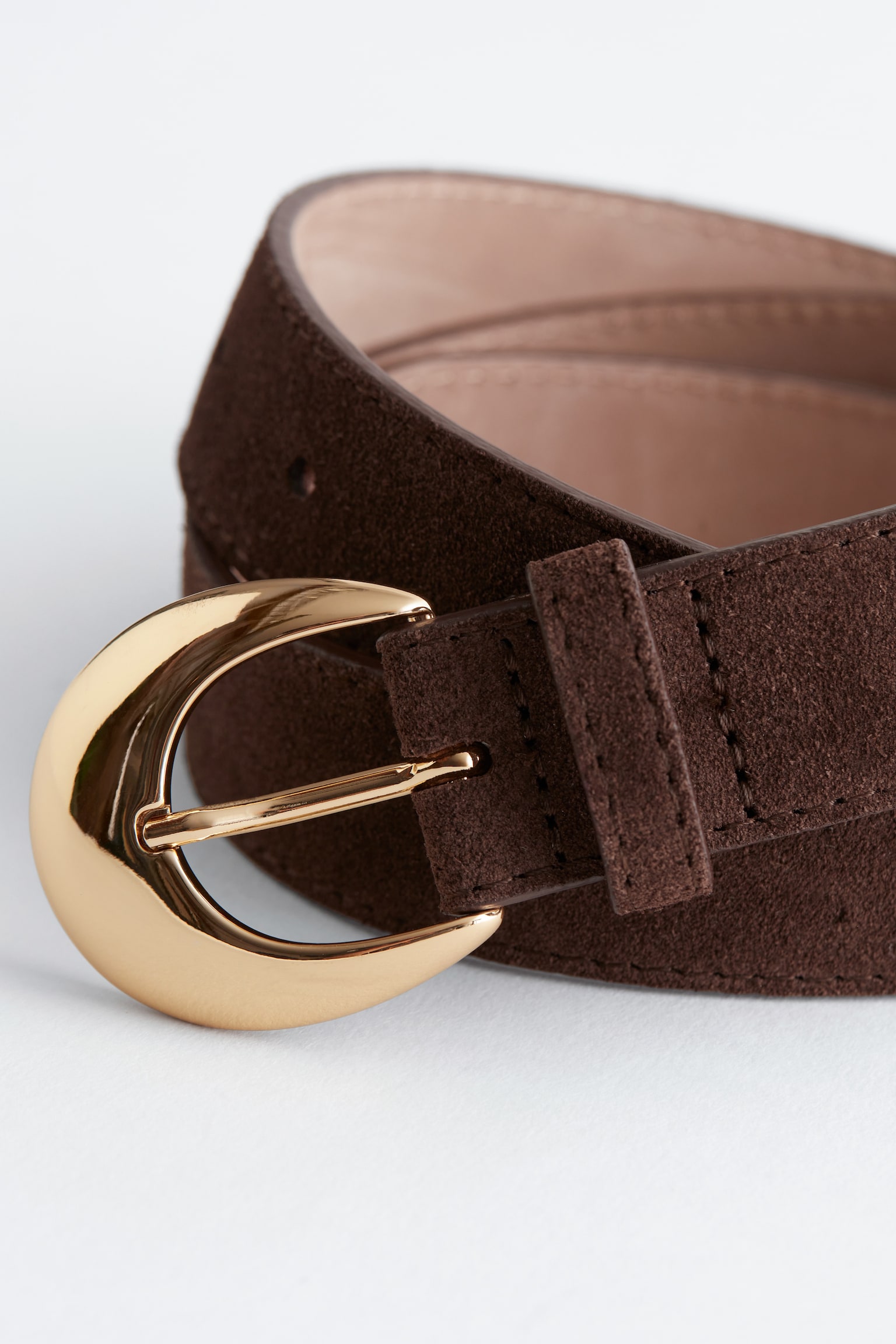 Cintura in pelle con fibbia a forma di mezzaluna - Pelle scamosciata marrone scuro/Marrone - 3