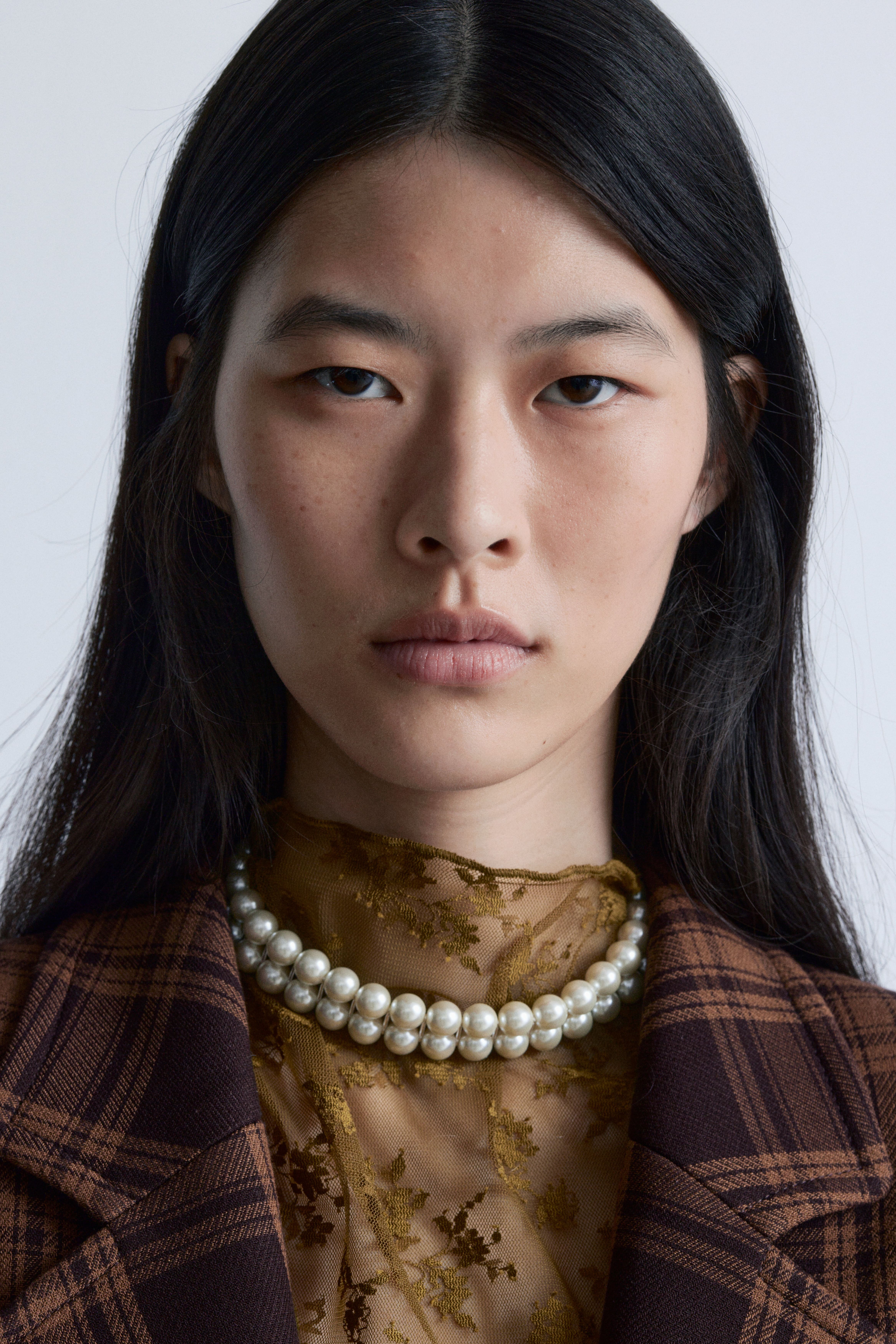 Choker con perle artificiali su due fili - Crema