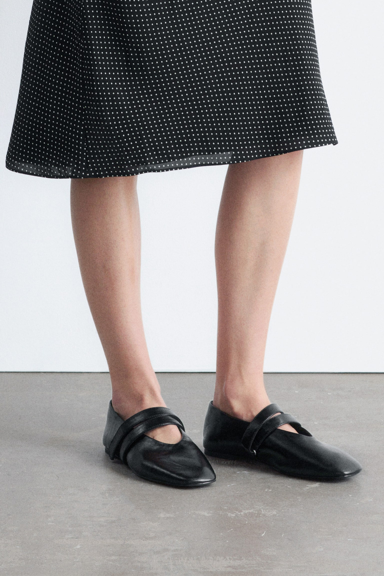 Ballerinasko i læder med krydsremme - Black Leather/Gråt læder/Beige Suede - 1