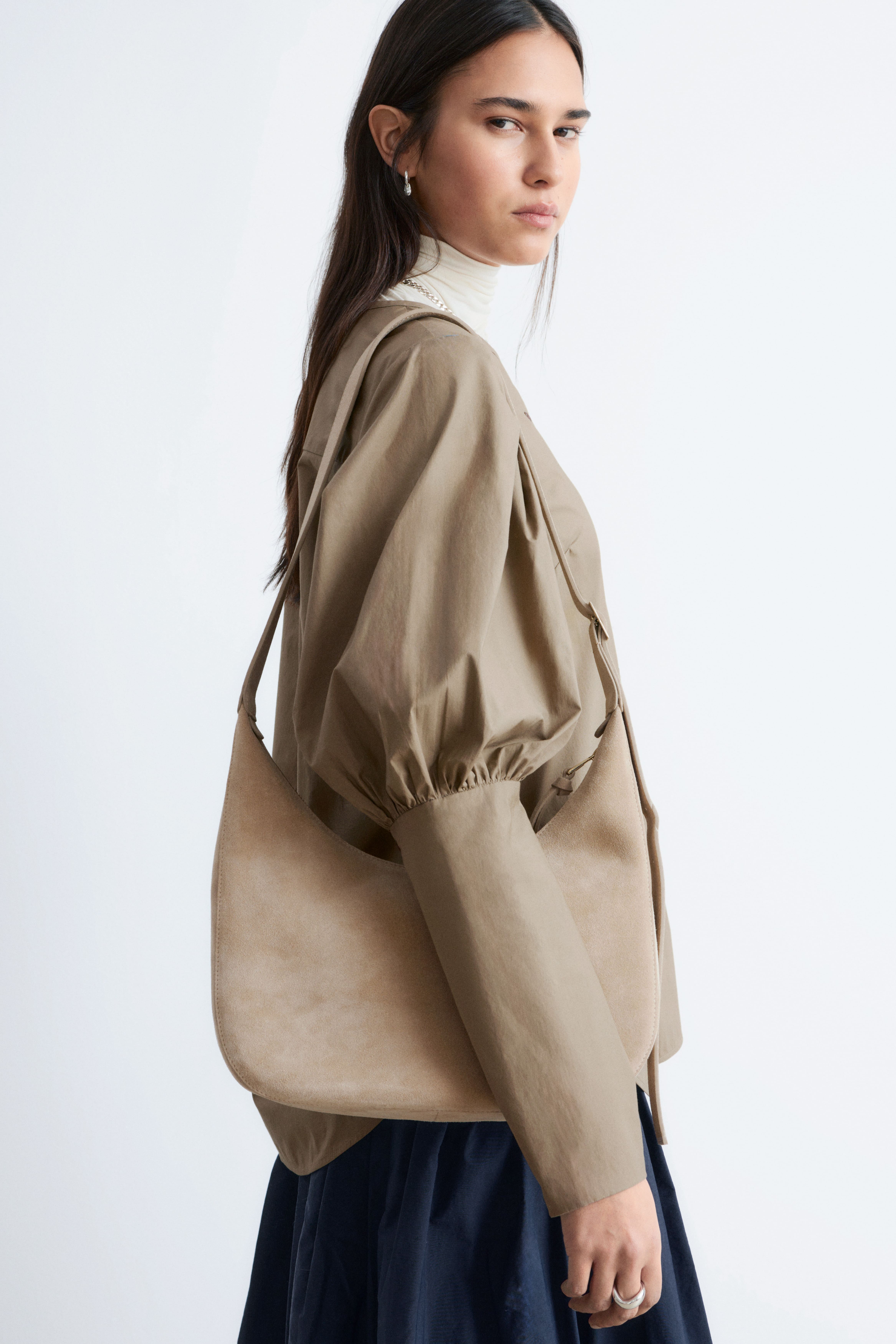 Borsa a tracolla a mezzaluna - Pelle scamosciata beige/Dusty Blue Leather/Pelle marrone scuro