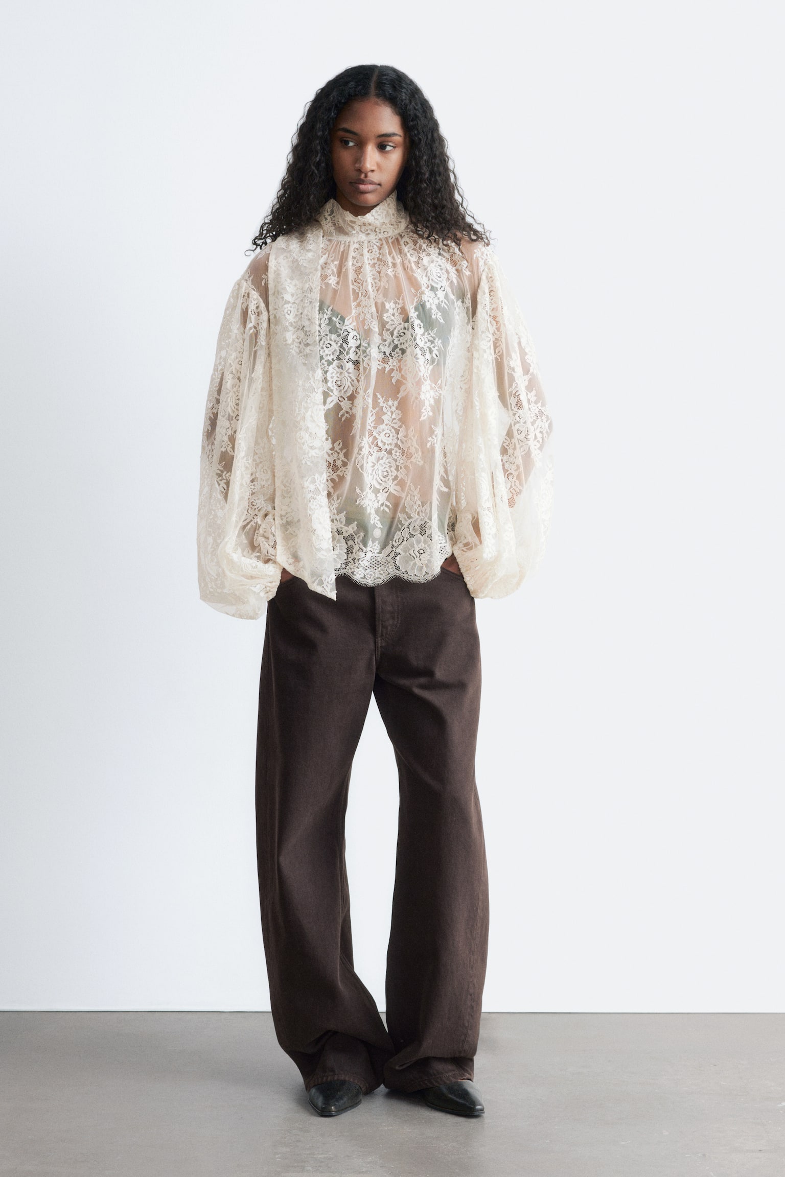 Spitzenbluse mit Schleifenband - Weiß - 5