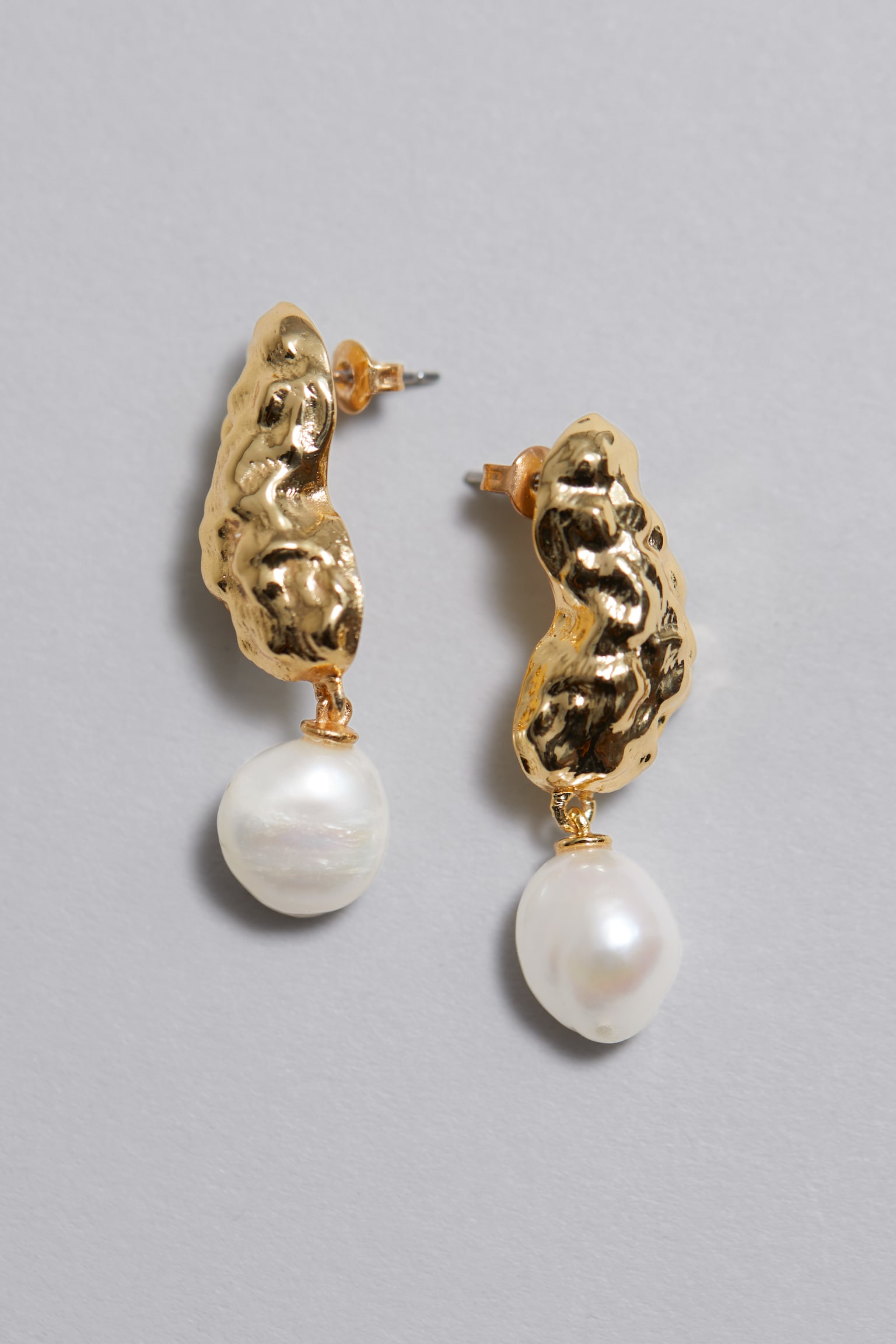 Sculpted Pearl Drop Earrings - Gold/Pearl - 3