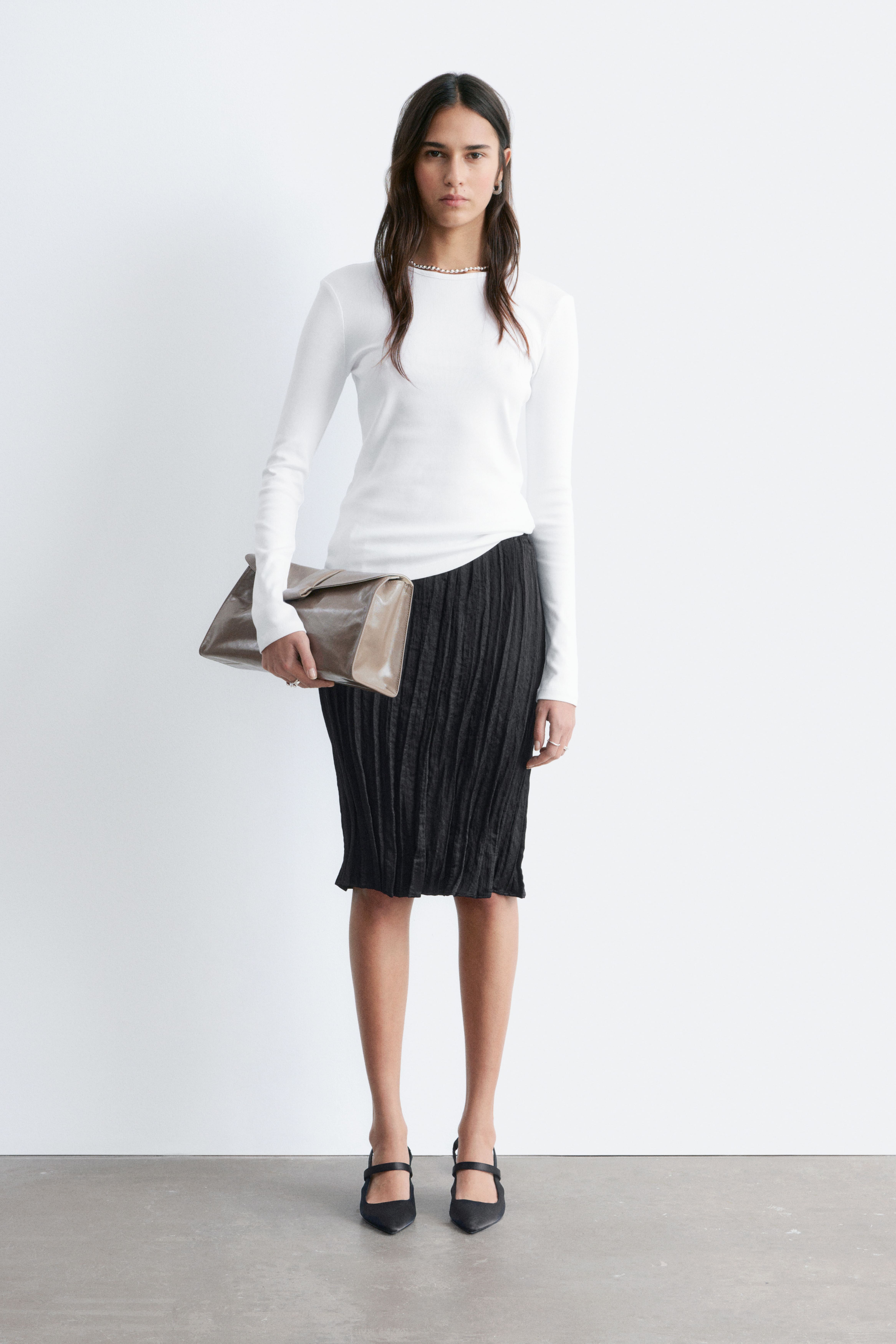 Maglia a maniche lunghe con finitura a coste - Bianco/Giallo pastello/Marrone scuro/Grigio chiaro/Righe beige/nero/Nero/Righe marrone/bianco