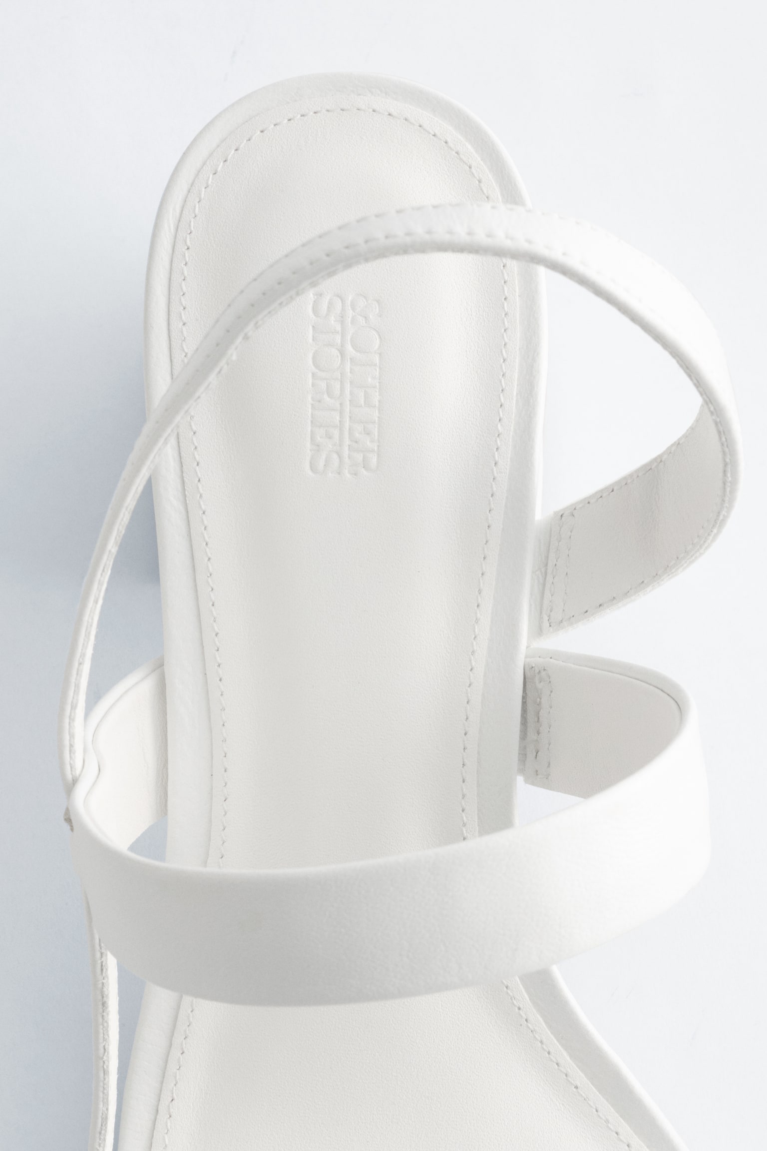 Remienkové sandále na blokovom podpätku - Biela/Béžová/Čierna - 5