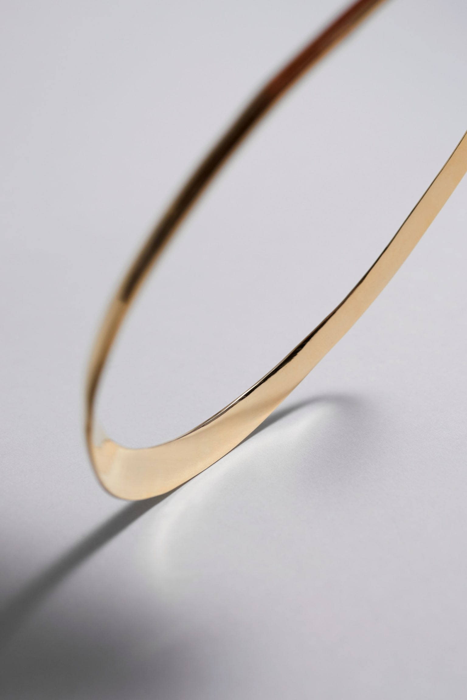 Curved Choker Necklace - Gold - 2