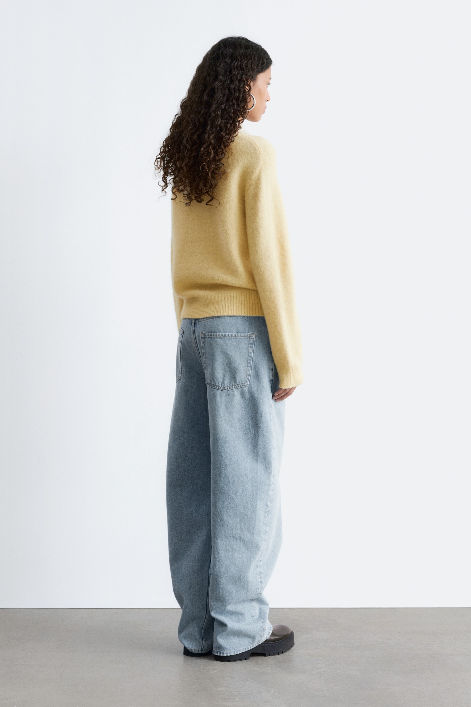 Jumper i alpakablend med overdimensioneret krave - Lysegul/Lysegrå/hvid - 4