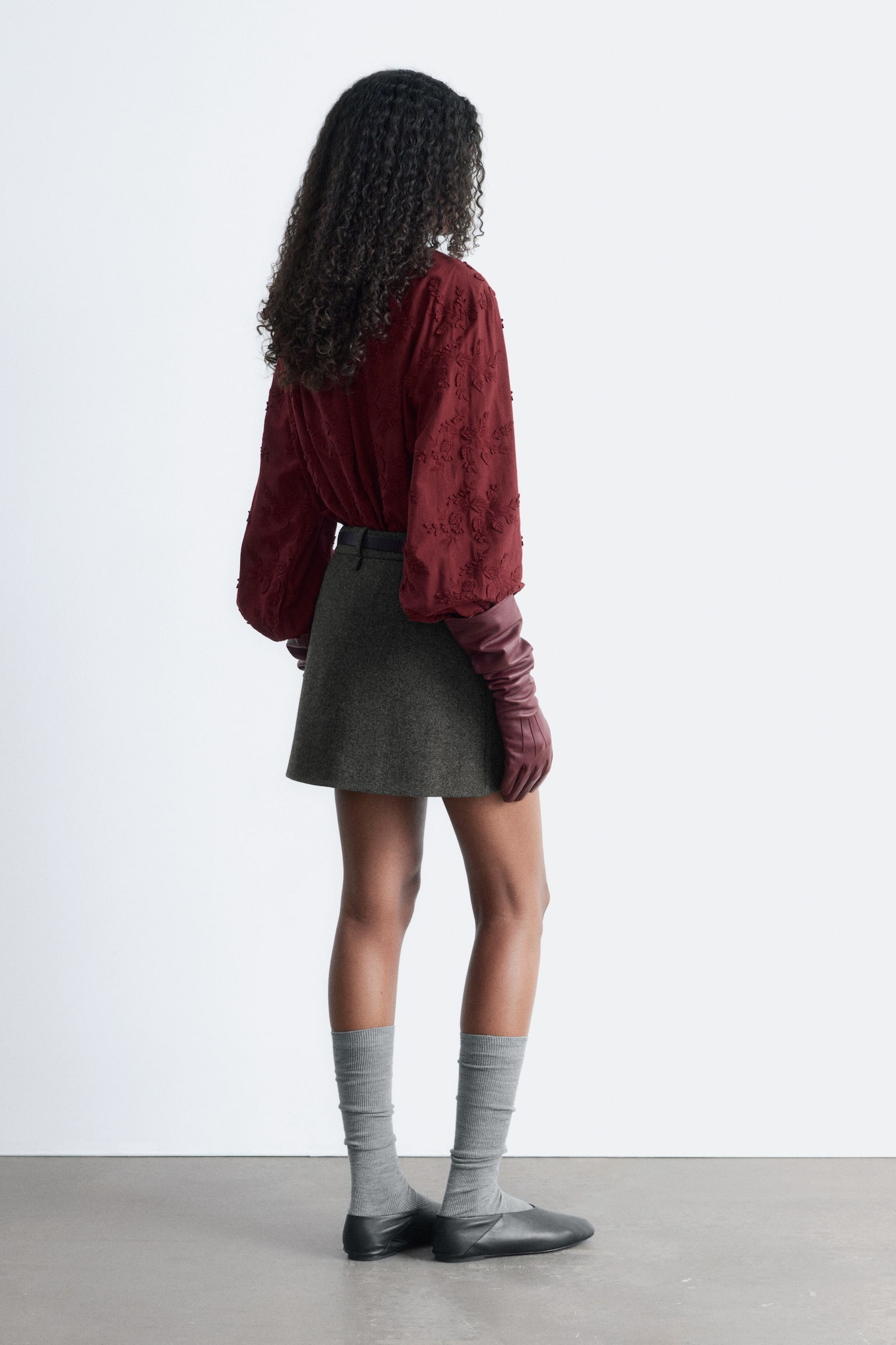 Blouse ample à fleurs en appliqué - Rouge foncé/Blanc/Noir/Bleu pétrole/Broderie rose poudré - 3