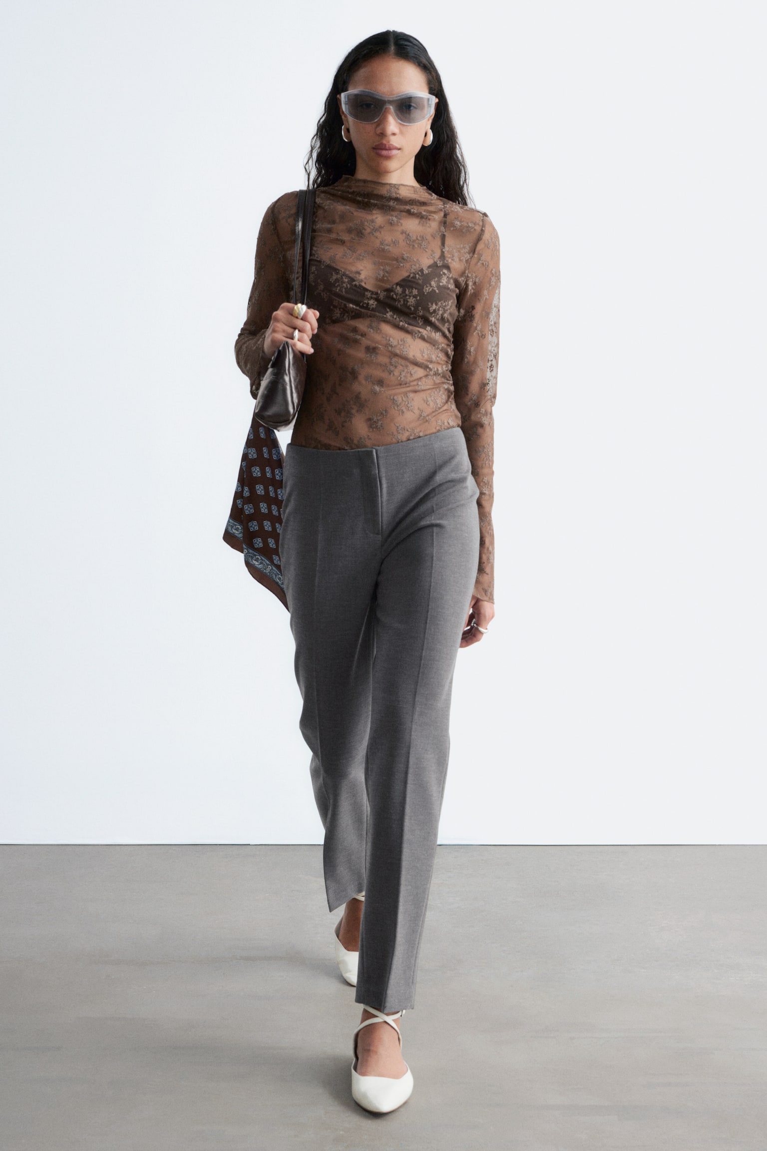 Langärmliges Spitzenoberteil - Dark Brown/Cream/Helles Taupe - 6