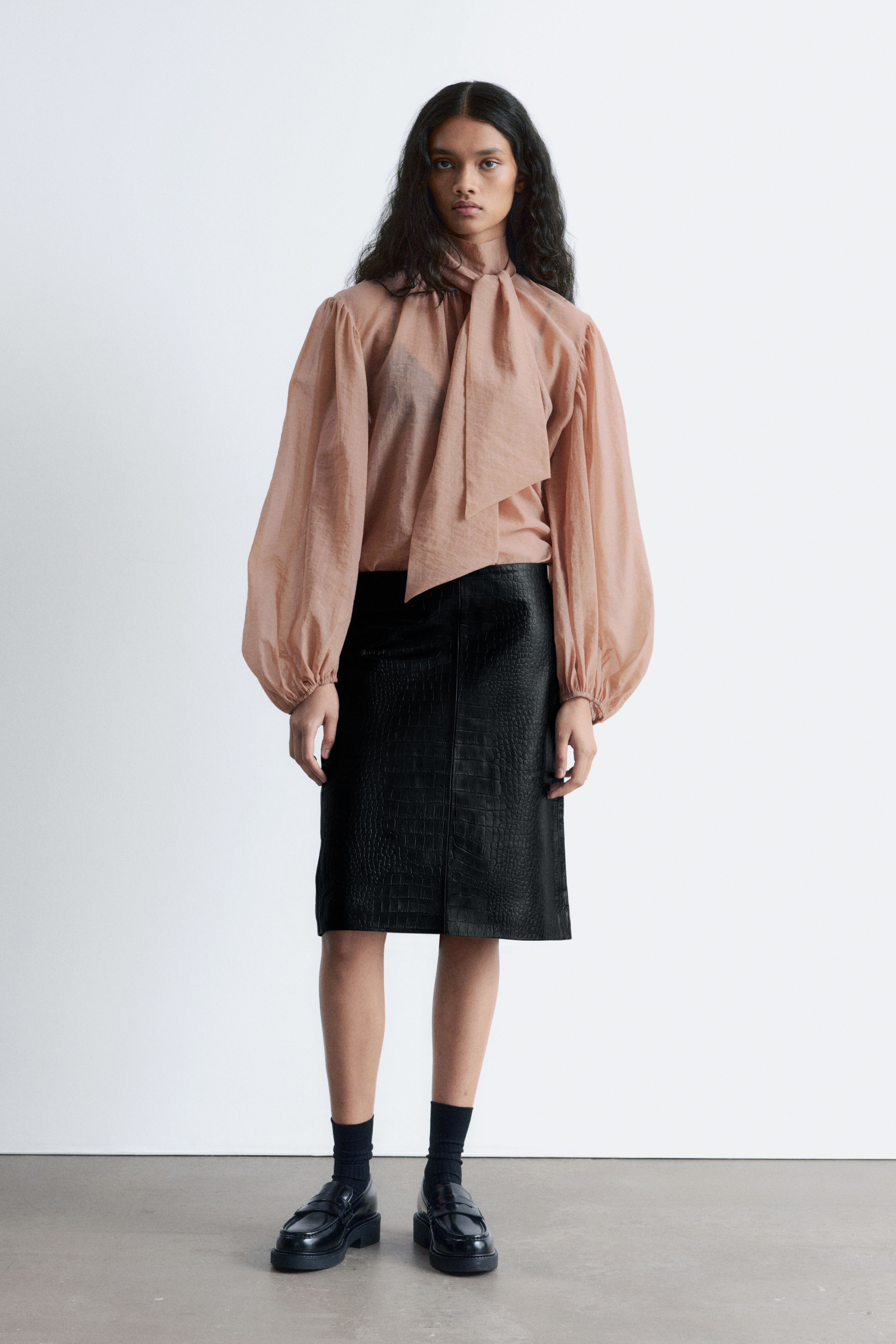 Puff-Sleeve Bow-Detail Blouse - Beige/Burgunder