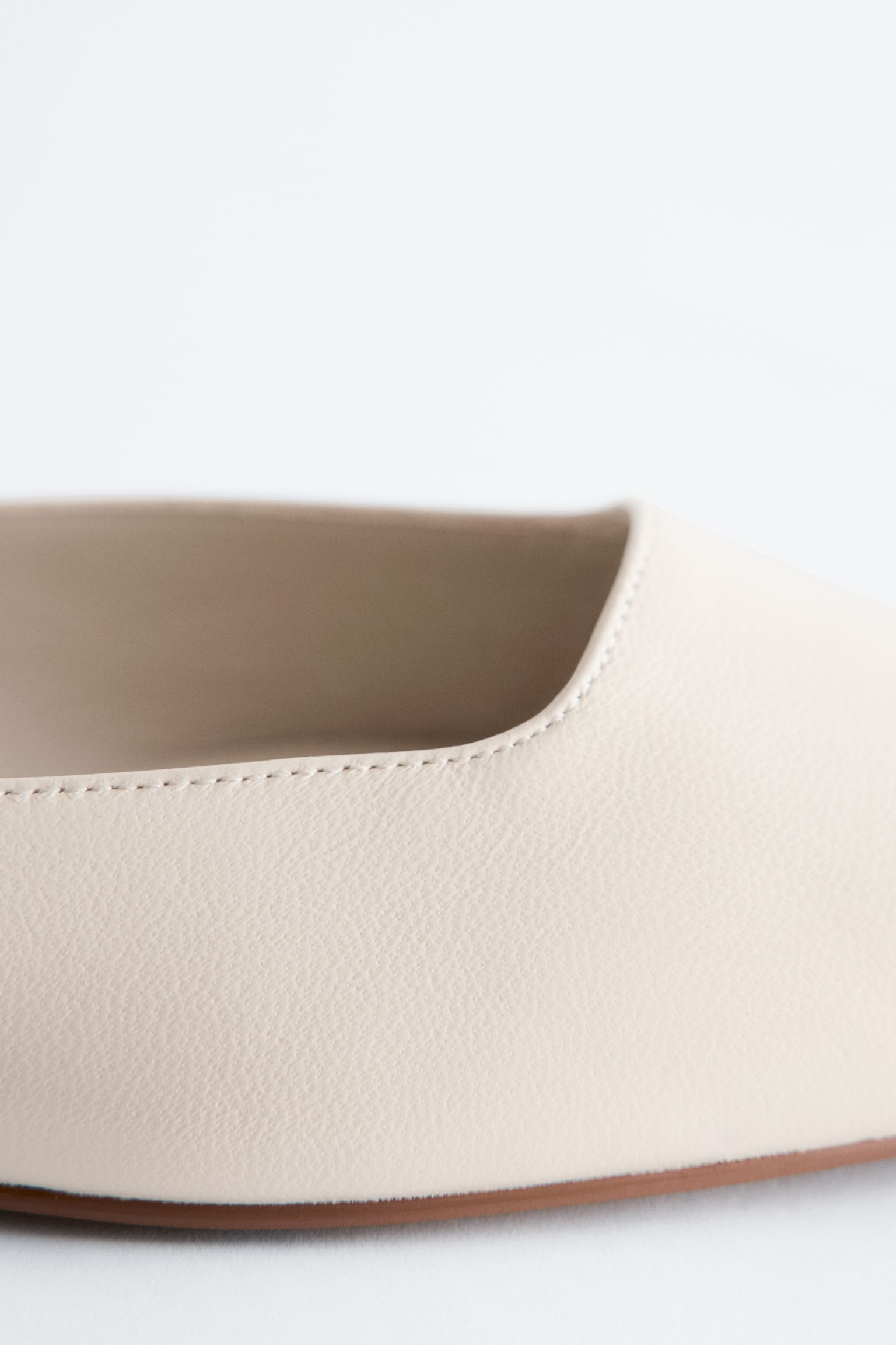 Ballerine in pelle con cinturino incrociato - Bianco/Nero/Marrone cognac - 4