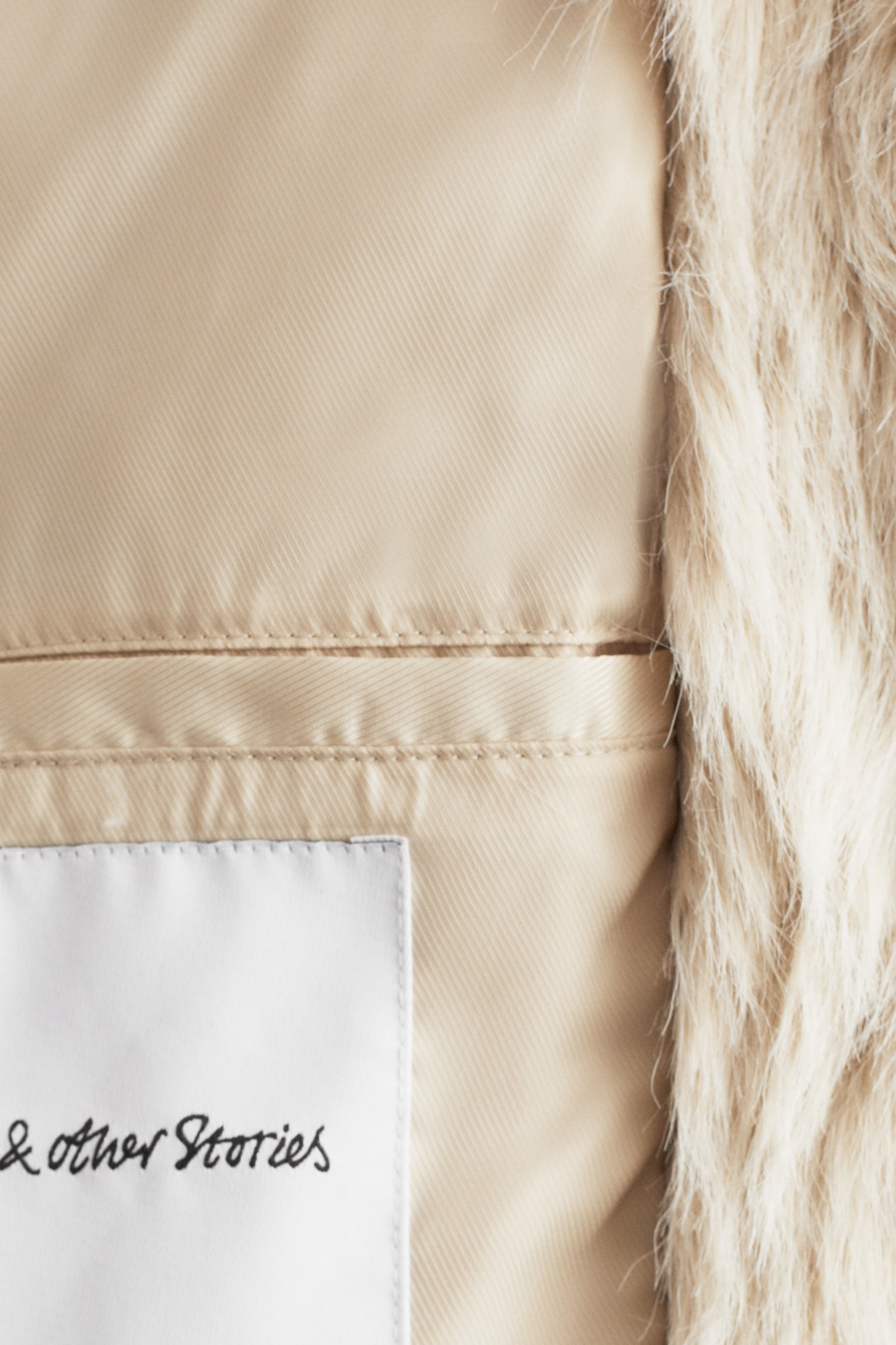 Kunstpelzmantel in Midilänge - Gedecktes Weiß - 5