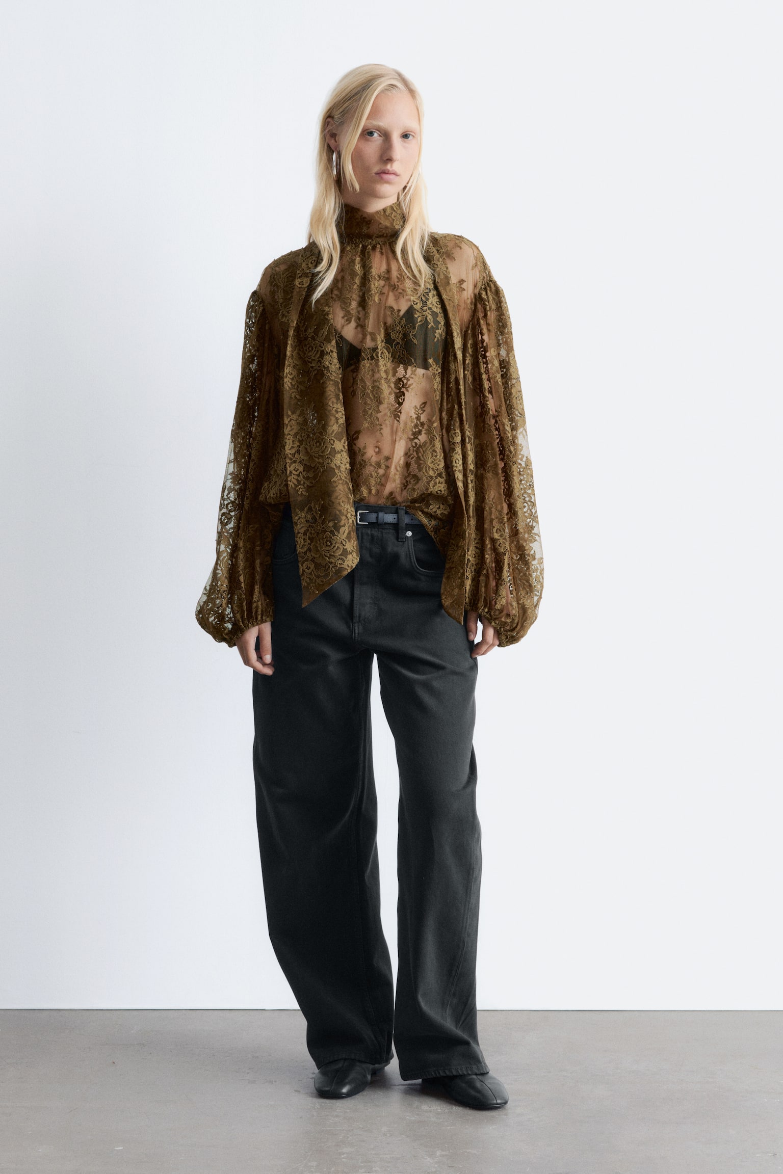 Blouse en dentelle à ruban noué - Vert kaki/Blanc - 1