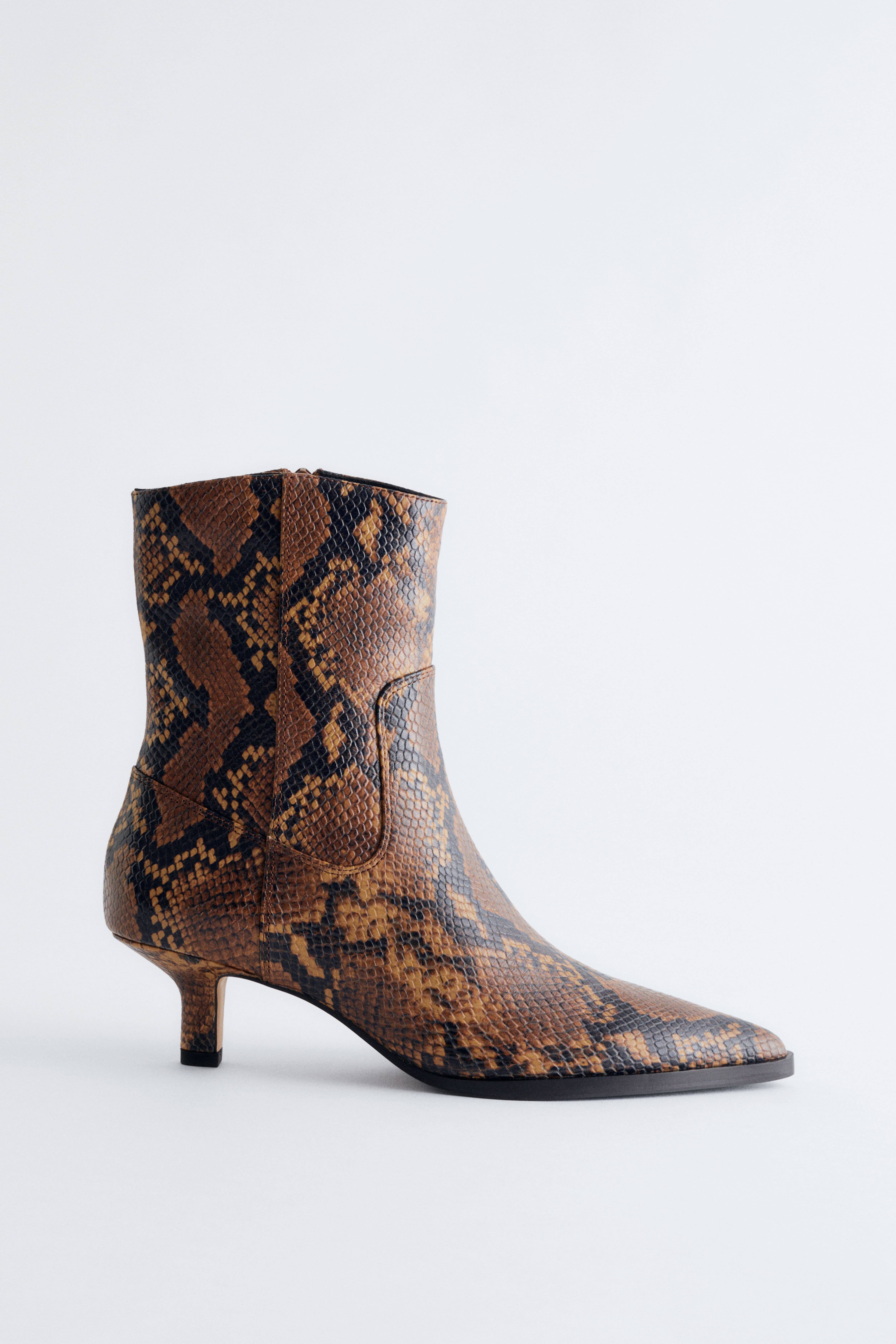 Enkellaarsjes met kitten heel - Cognac slangenprint/Bruin/Zwart