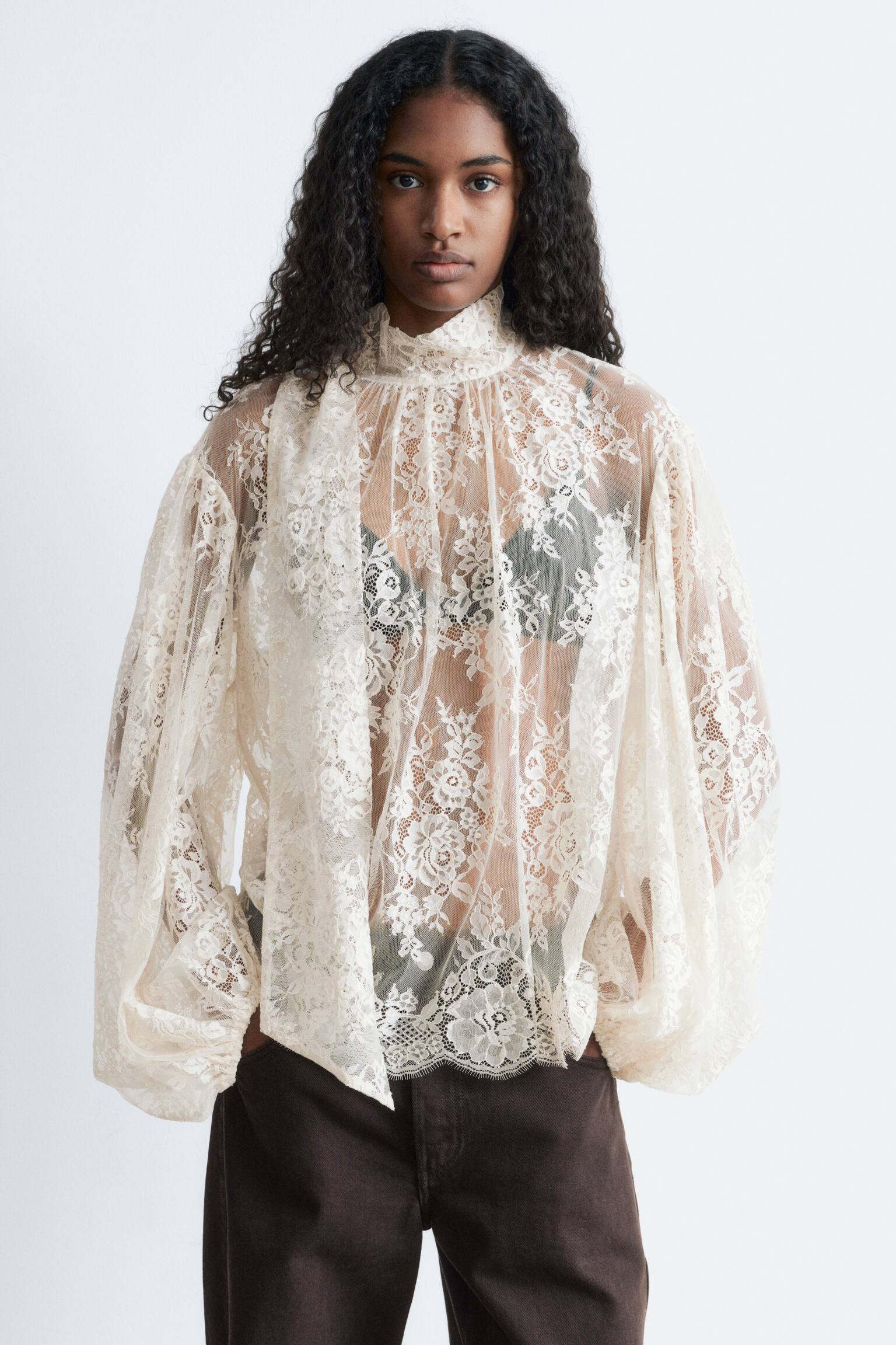 Spitzenbluse mit Schleifenband - Weiß - 1