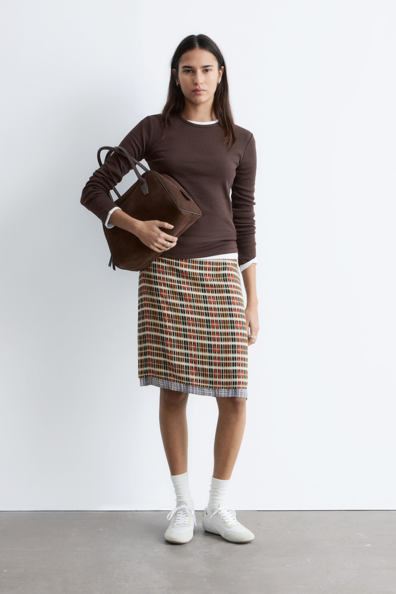 Geripptes Langarmshirt - Dunkelbraun/Beige/Schwarz gestreift/Braun/Weiß gestreift/Hellgrau/Black/Weiß/Dunkelgrün - 7