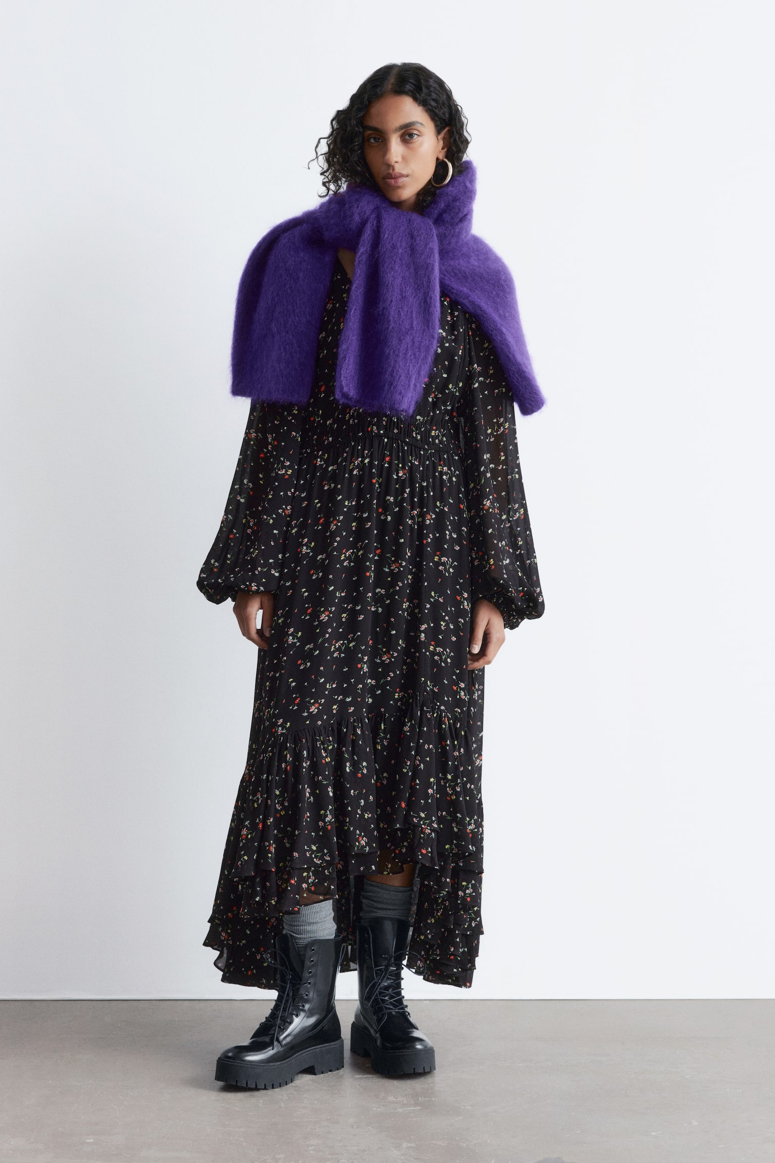 Maxi-jurk met lange mouwen en ruches - Zwart/gebloemd - 3